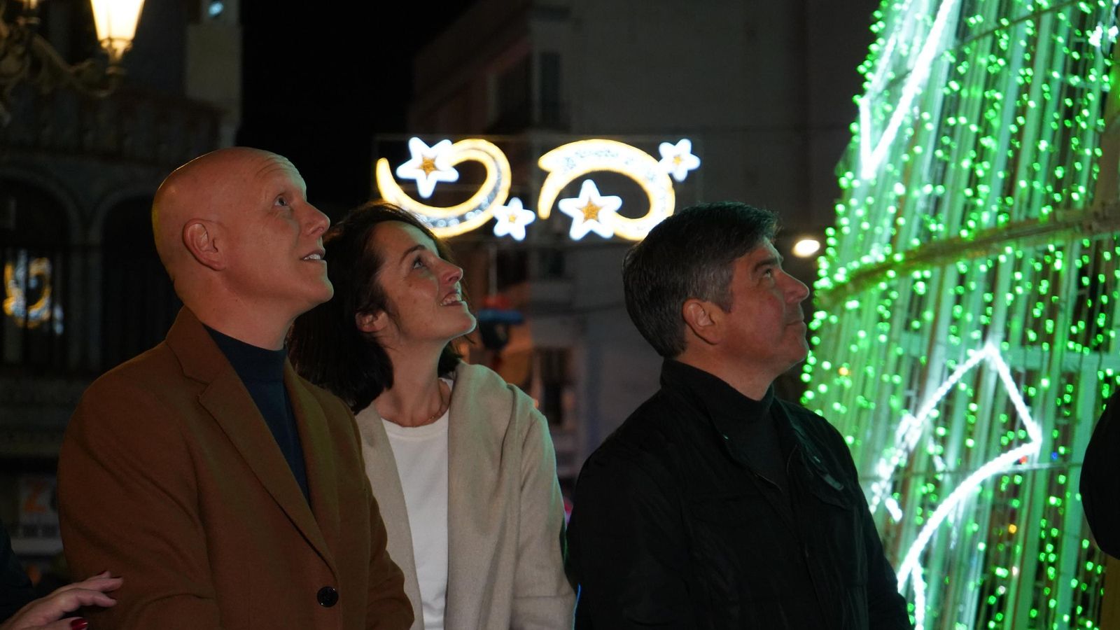 Las autoridades, en la Plaza de la Rosa.