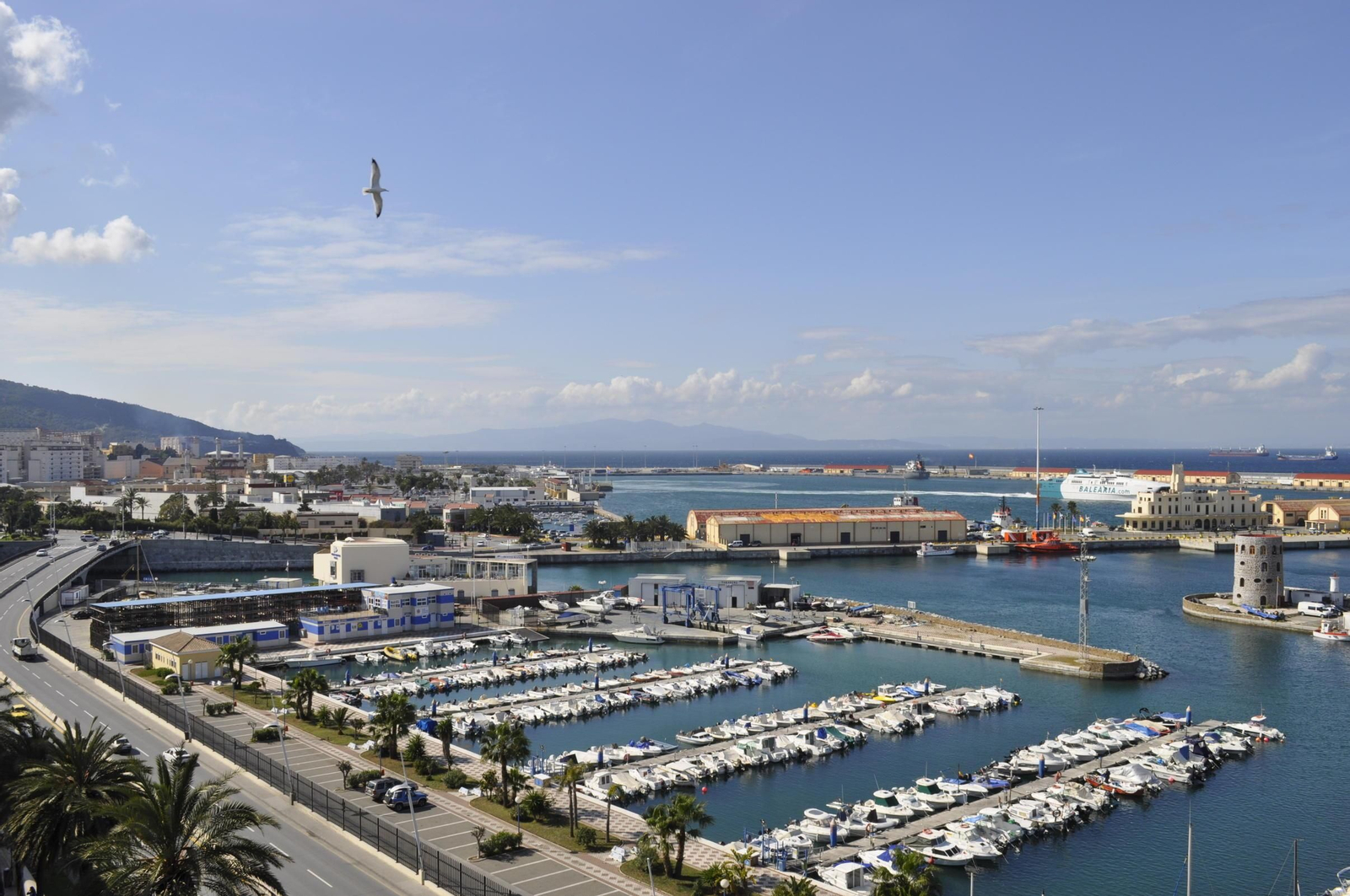 Vista general del puerto de Ceuta.