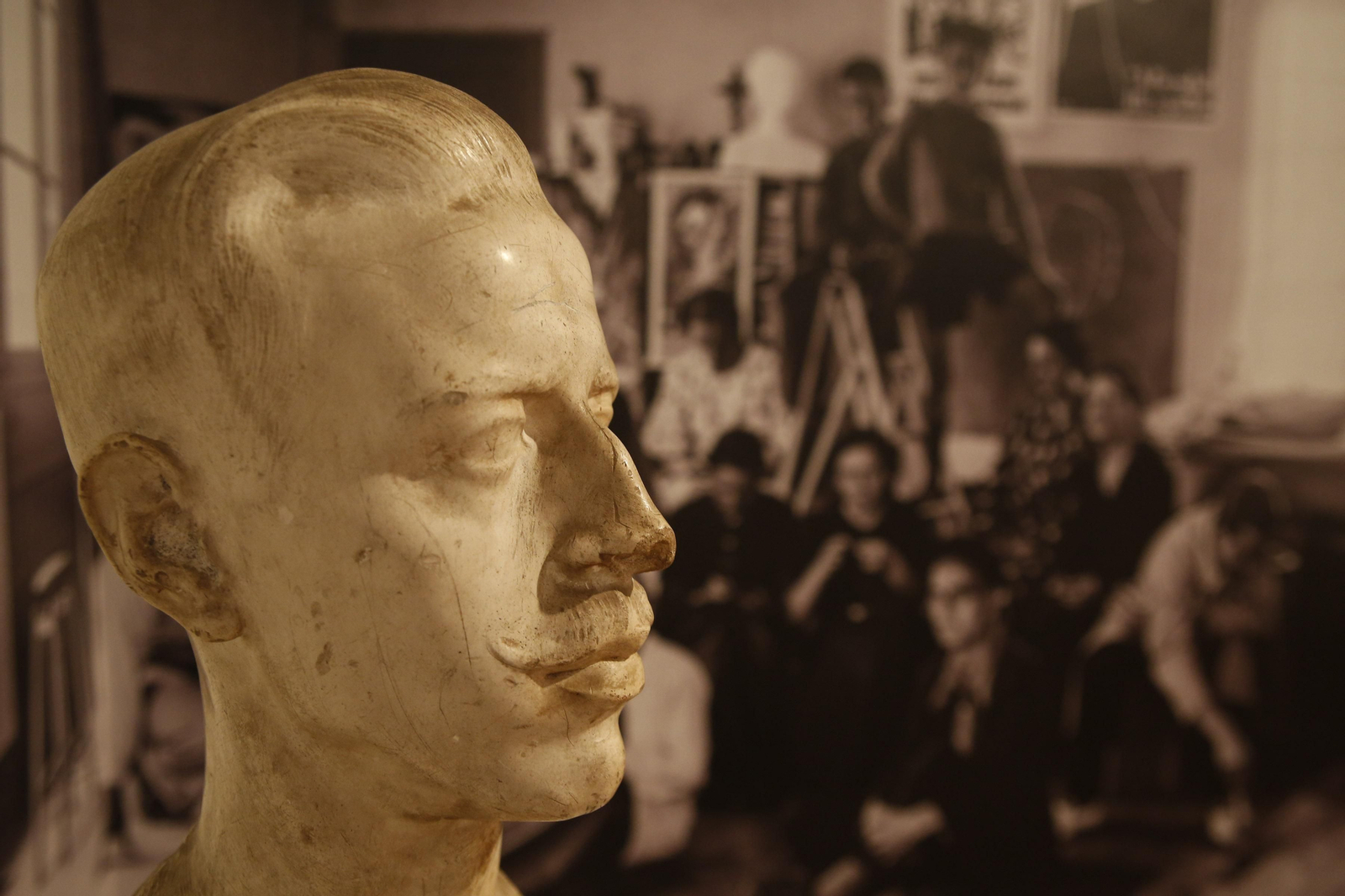 Busto de Lanz hecho por él mismo, expuesto en la muestra 'Fulgor y Castigo de Hermenegildo Lanz'.