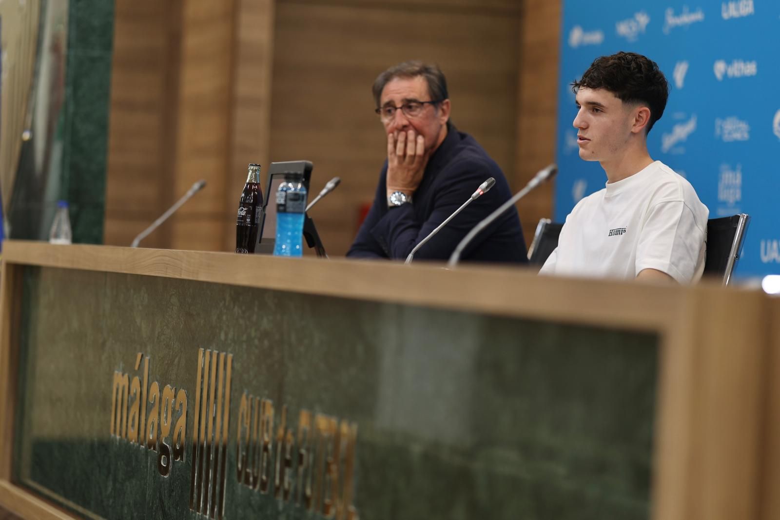 El acto de renovación de Aaron Ochoa, en fotos