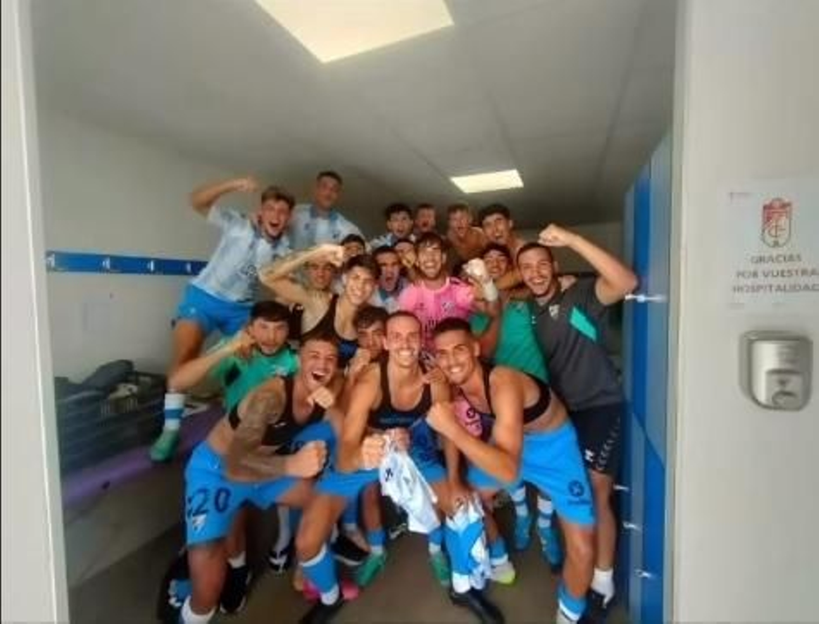 El Malagueño celebra el último triunfo.