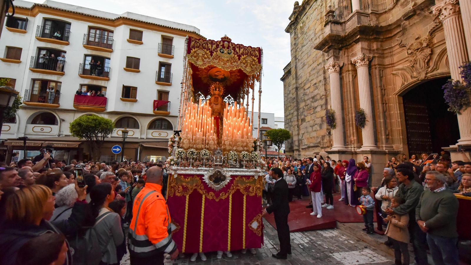 Fotos del Lunes santo en Tarifa: Nuestro Padre Jesús en la Oración en el Huerto y Nuestra Madre de Dios y del Rosario