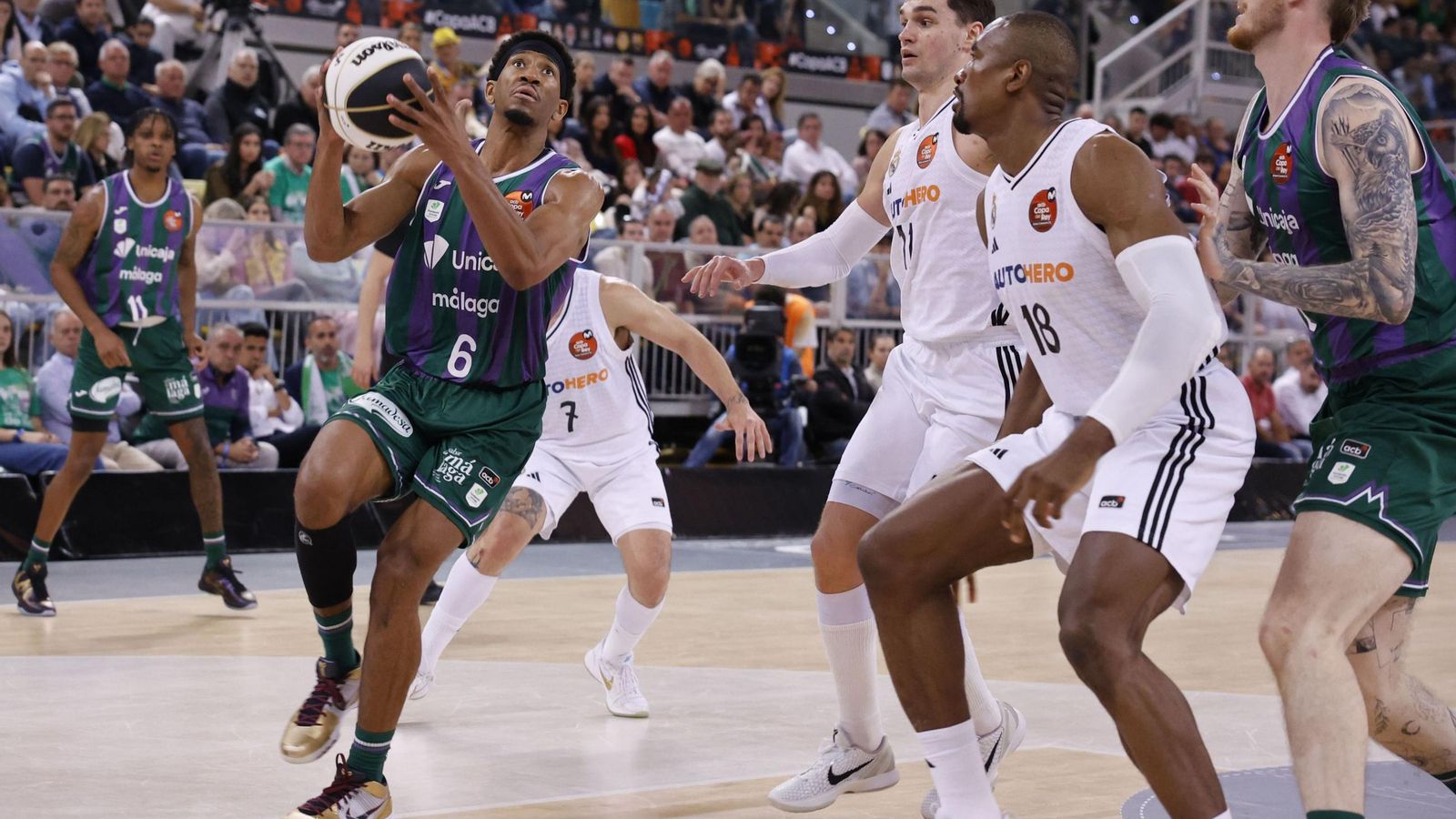 El Unicaja, campeón de Copa: Todas las imágenes del partido, la fiesta y la llegada a Málaga