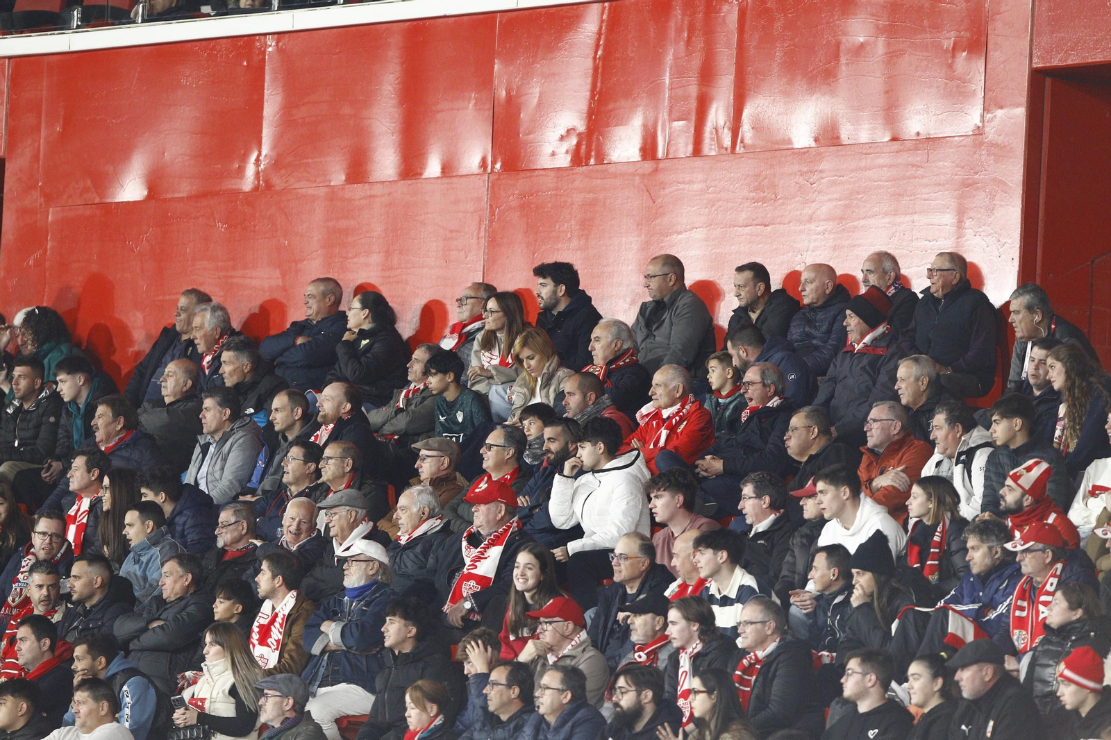 Búscate en la arrolladora victoria del Almería ante el Sevilla en la Copa del Rey, en imágenes