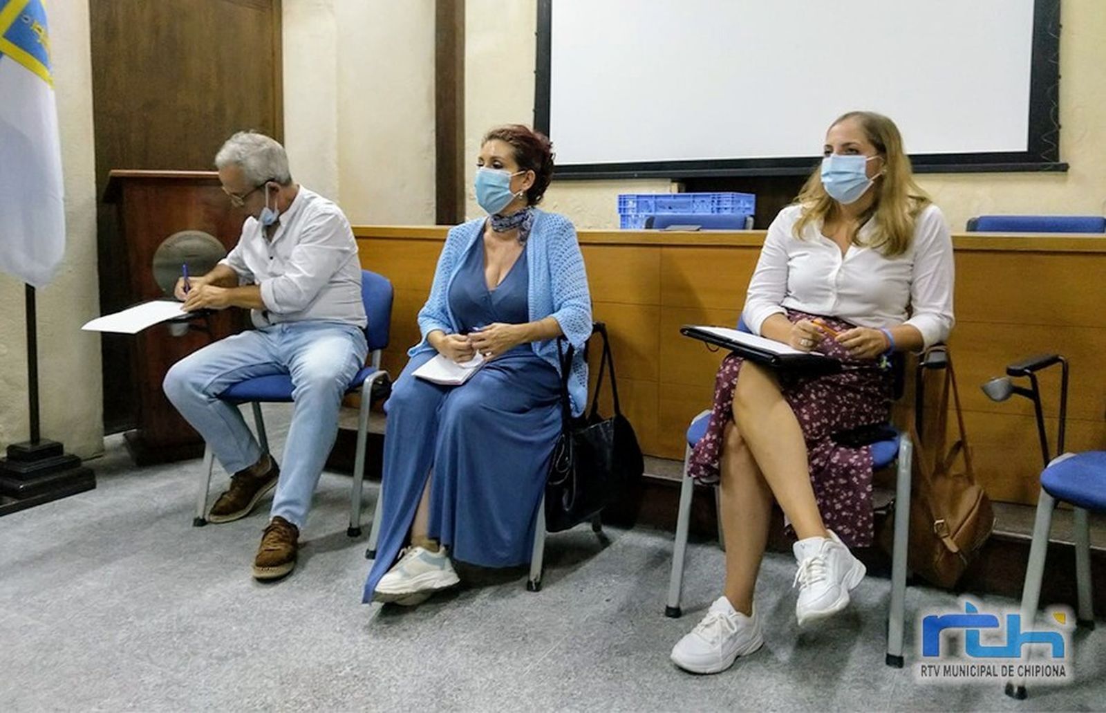 Una imagen de la reunión del Ayuntamiento de Chipiona con la asociación Grupos de Cabalgata (Gruca).