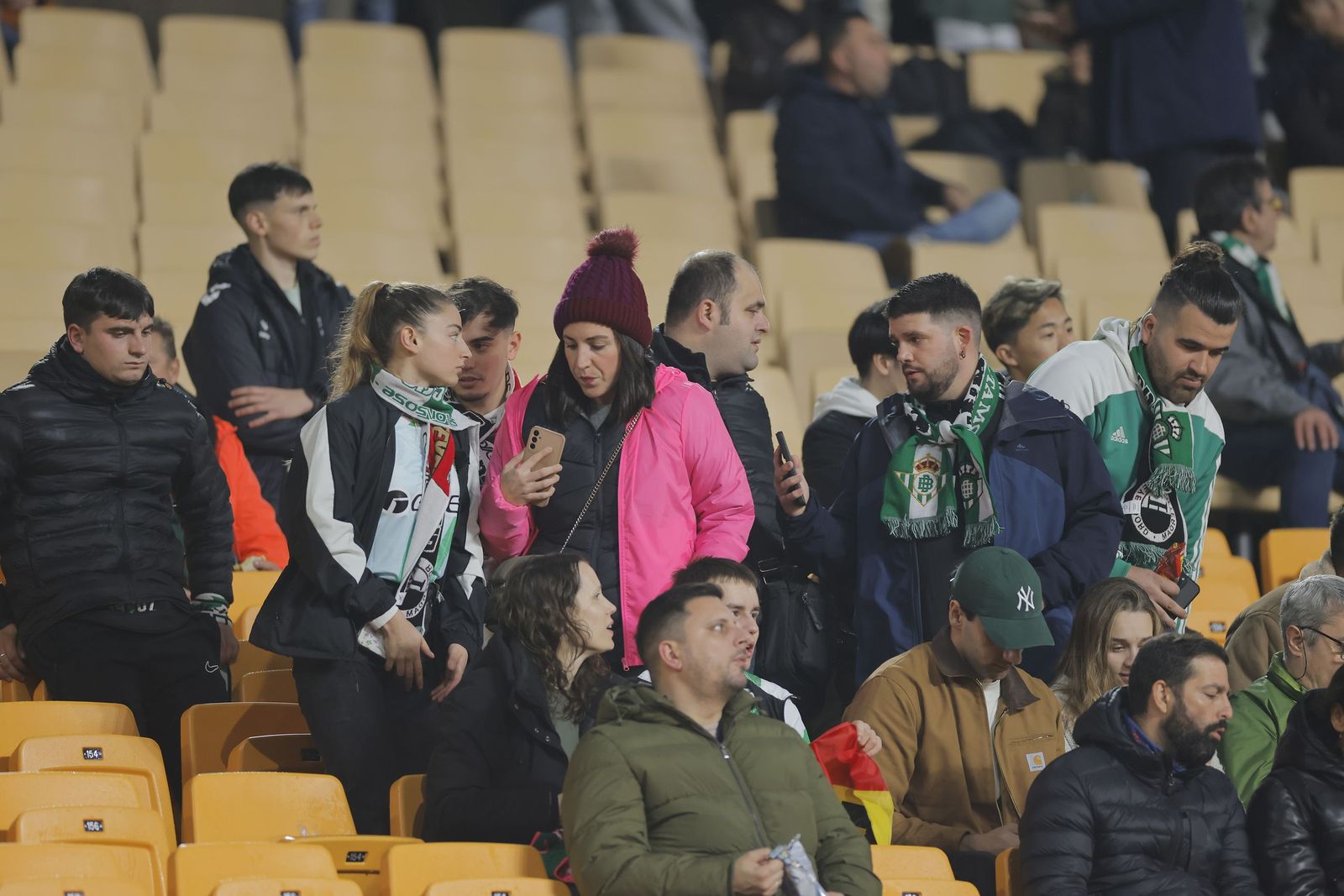 Buscate en las fotos del Betis - Feyenoord