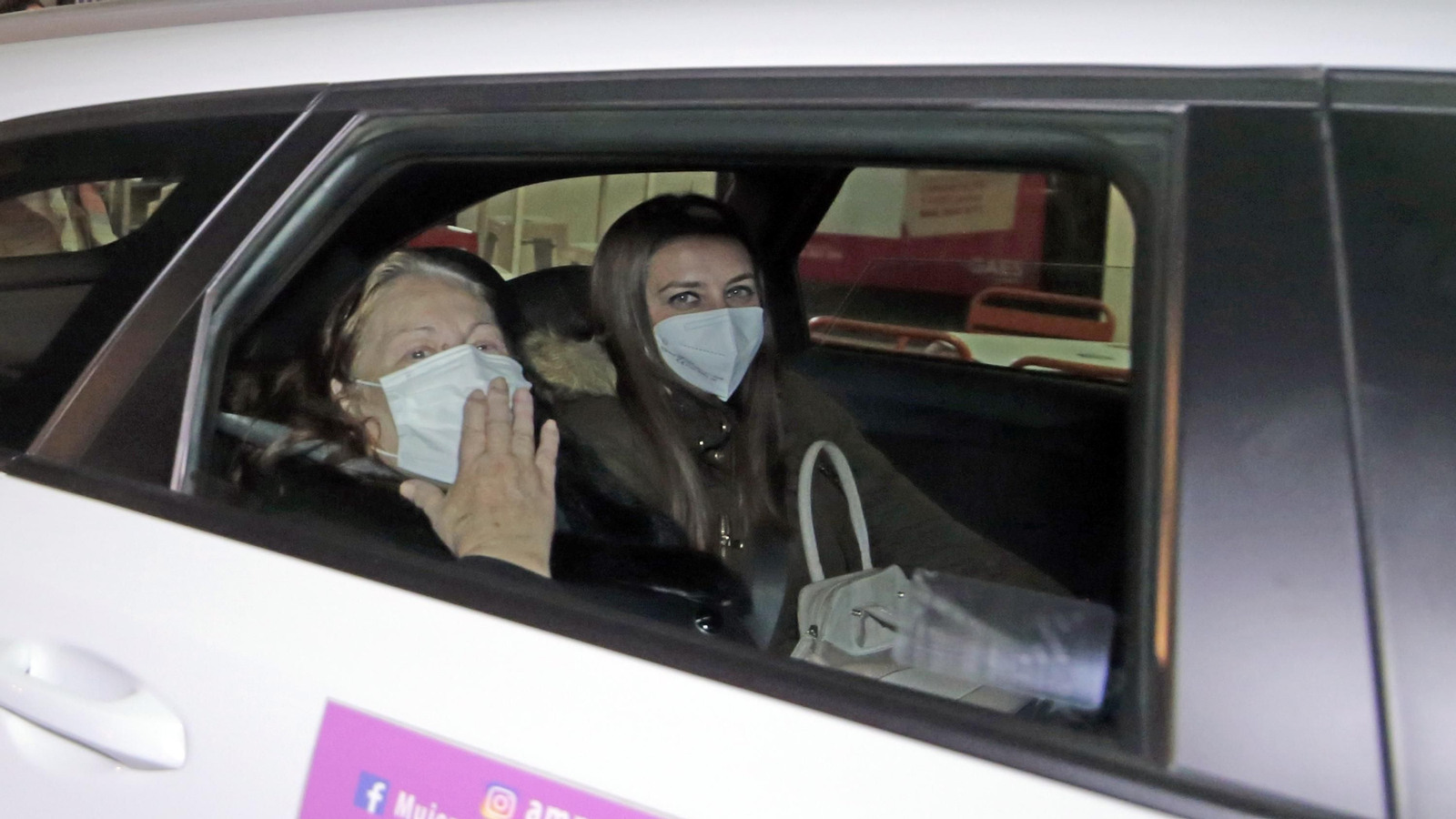 Los ancianos de Jerez de paseo en taxis para ver el alumbrado navideño