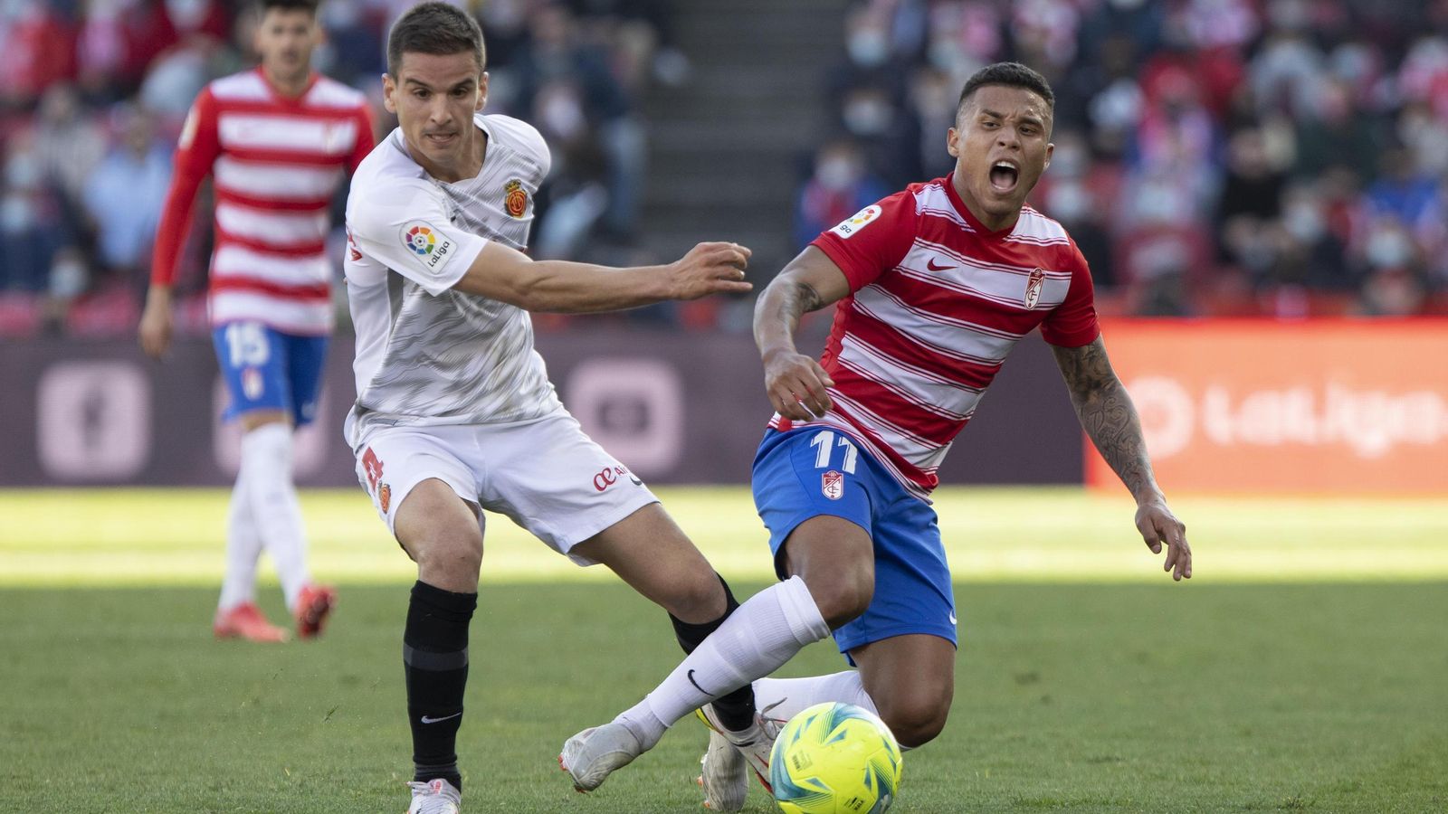 Machís es objeto de falta por parte de Ruiz de Galarreta.