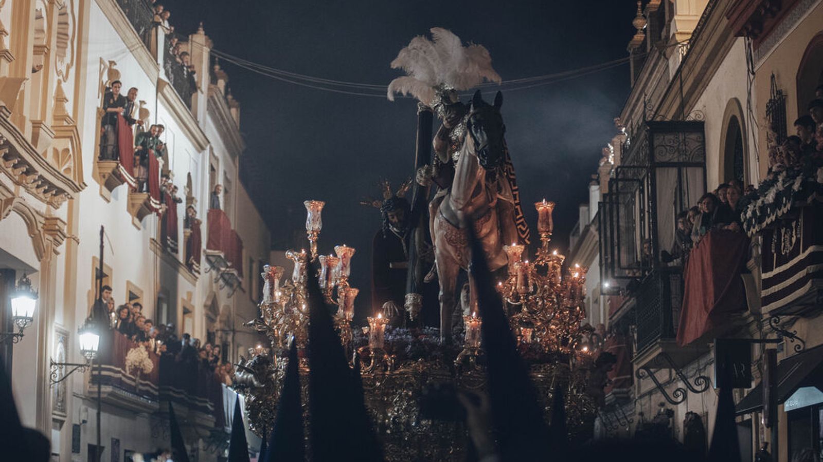 El misterio de las Tres Caídas sale de la capilla