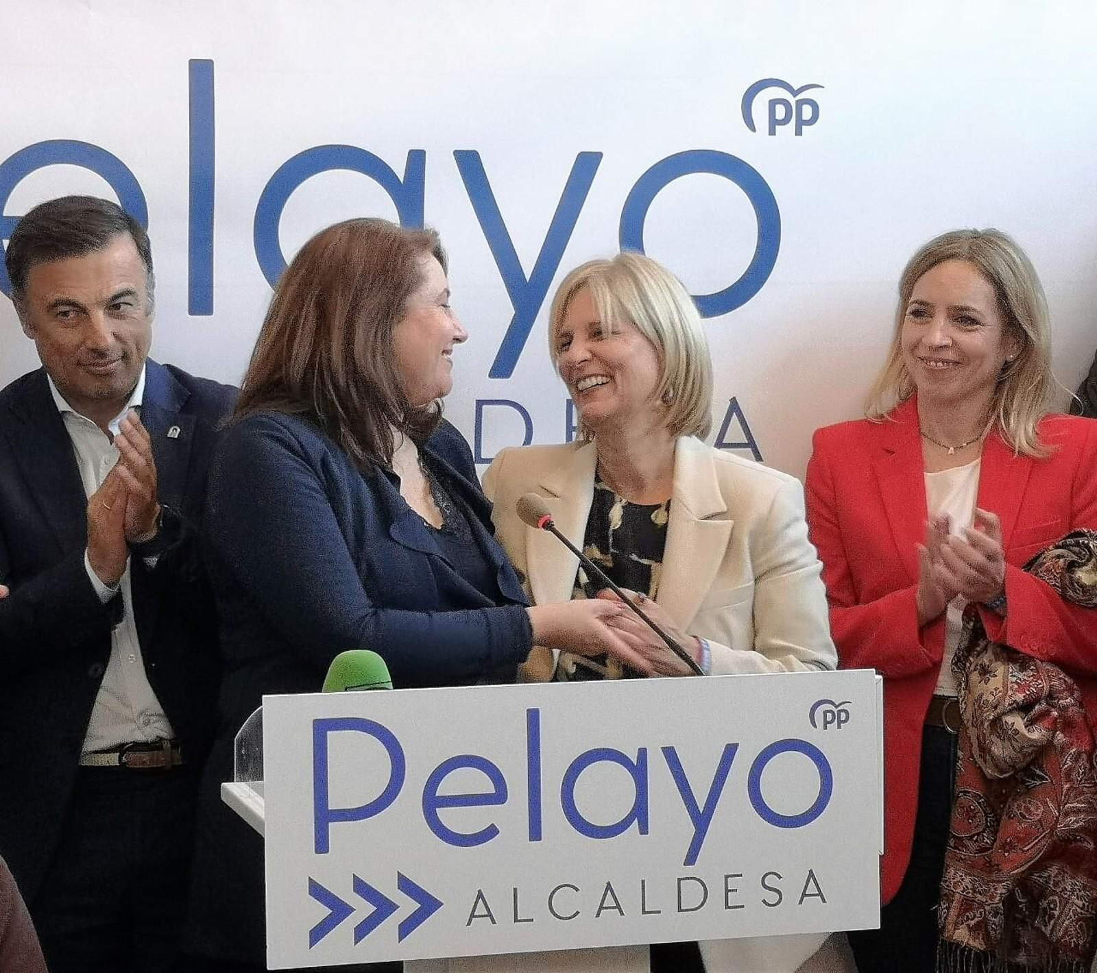 La consejera de Agricultura, Carmen Crespo, y María José García- Pelayo