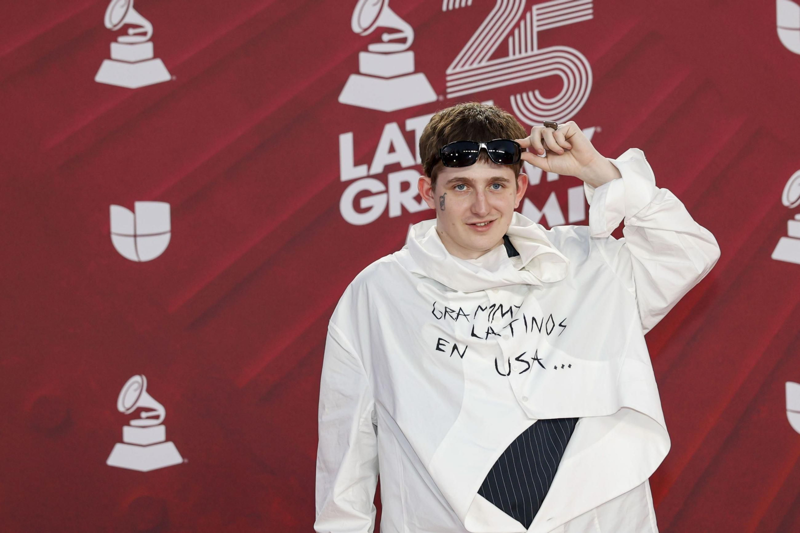 Todos los famosos, tendencias y curiosidades en la alfombra roja de la 25 edición de los Grammy Latinos