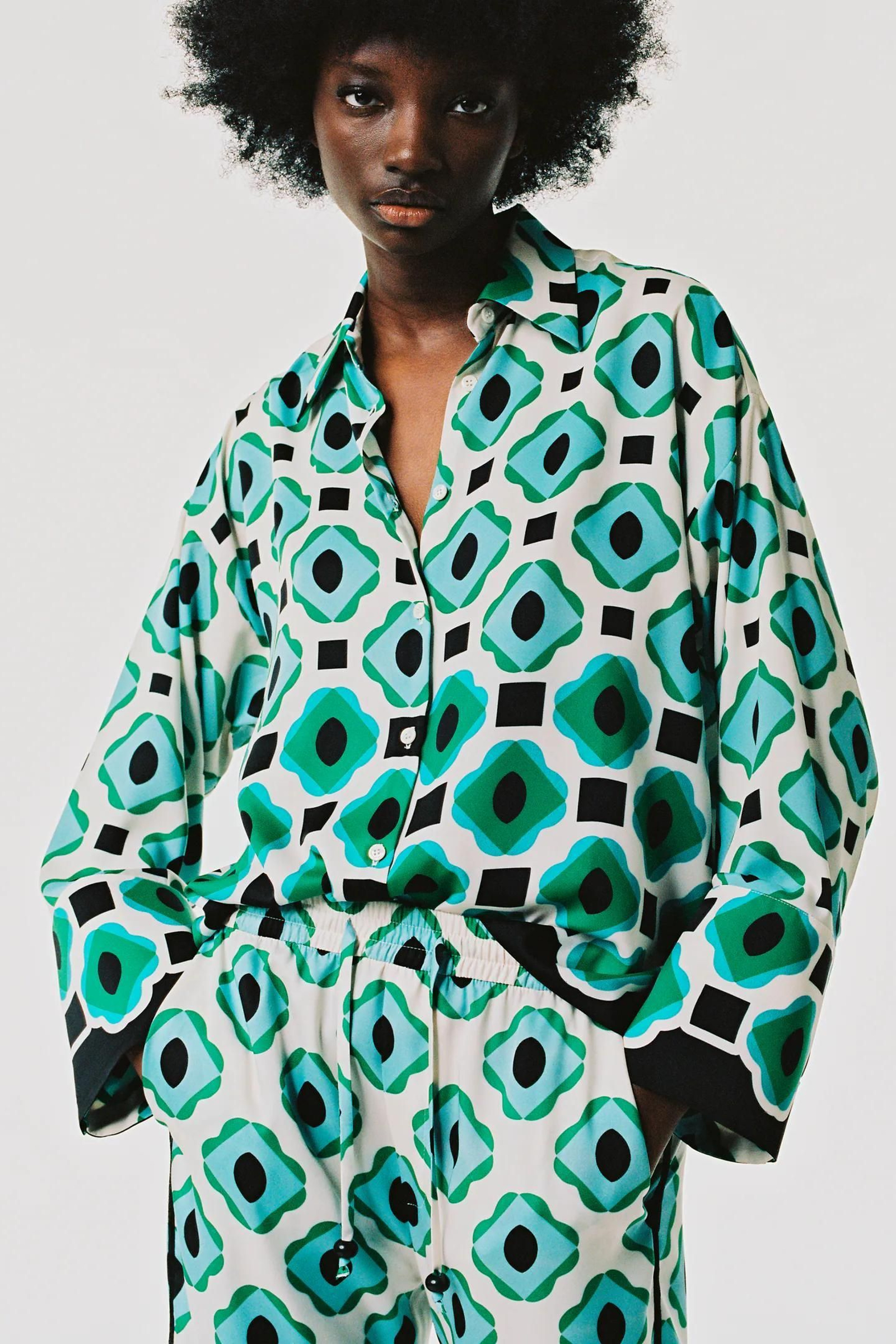 El conjunto de estampado geométrico de Zara.