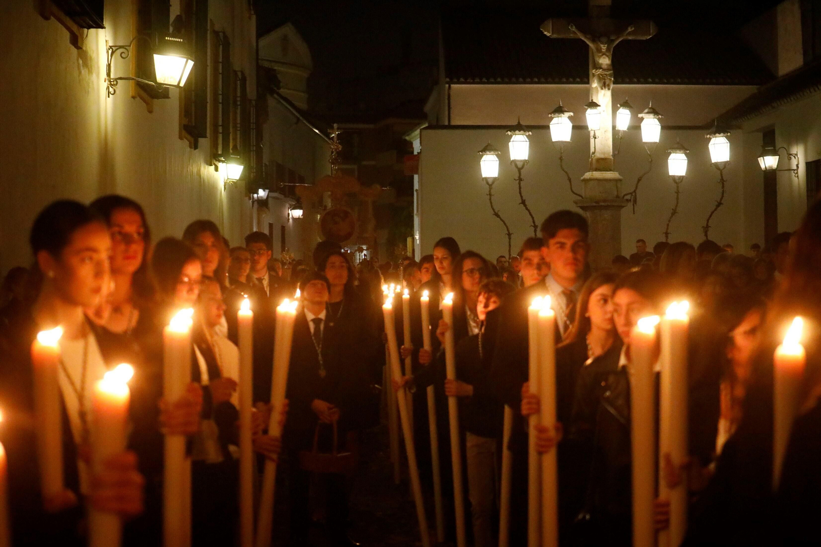 El vía crucis del Señor de la Humildad y Paciencia de Córdoba, en imágenes