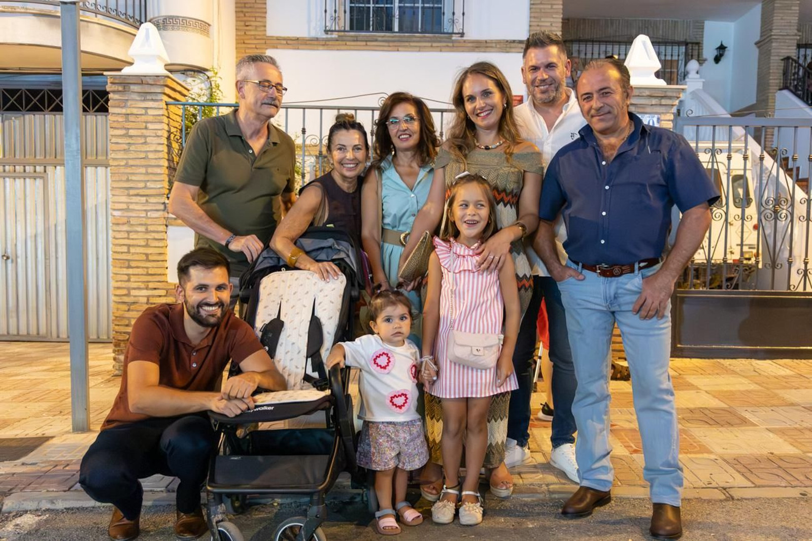 Pasacalles inaugural, fuegos artificiales e iluminación de la portada de feria y del recinto ferial de la Feria de San Bartolomé en Martos