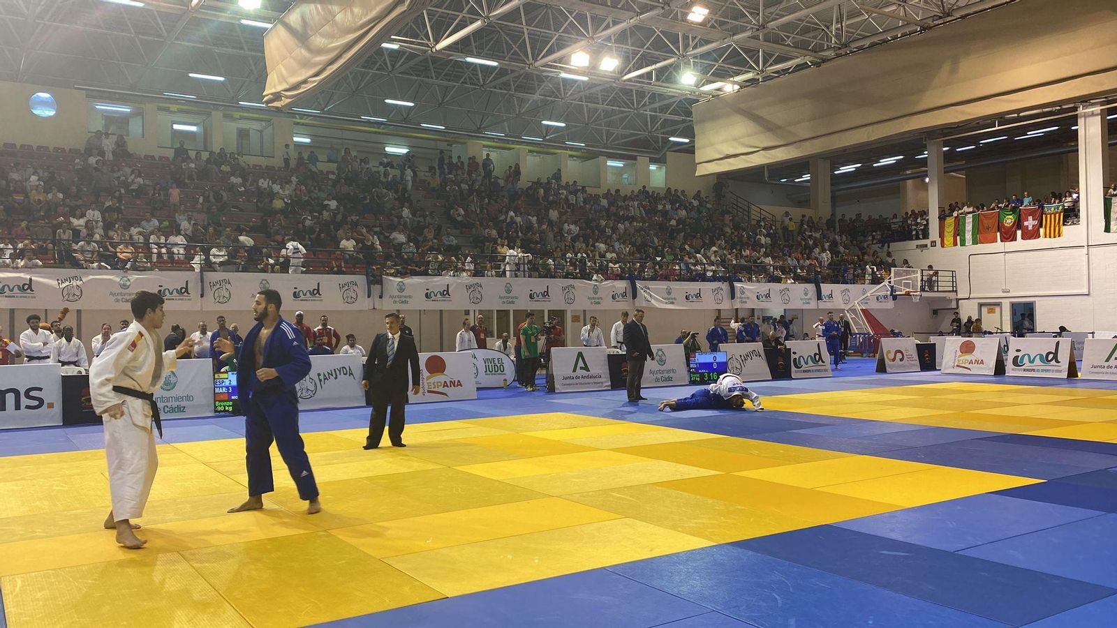 Lleno absoluto en el Ciudad de Cádiz con motivo del Memorial Raúl Calvo de Judo