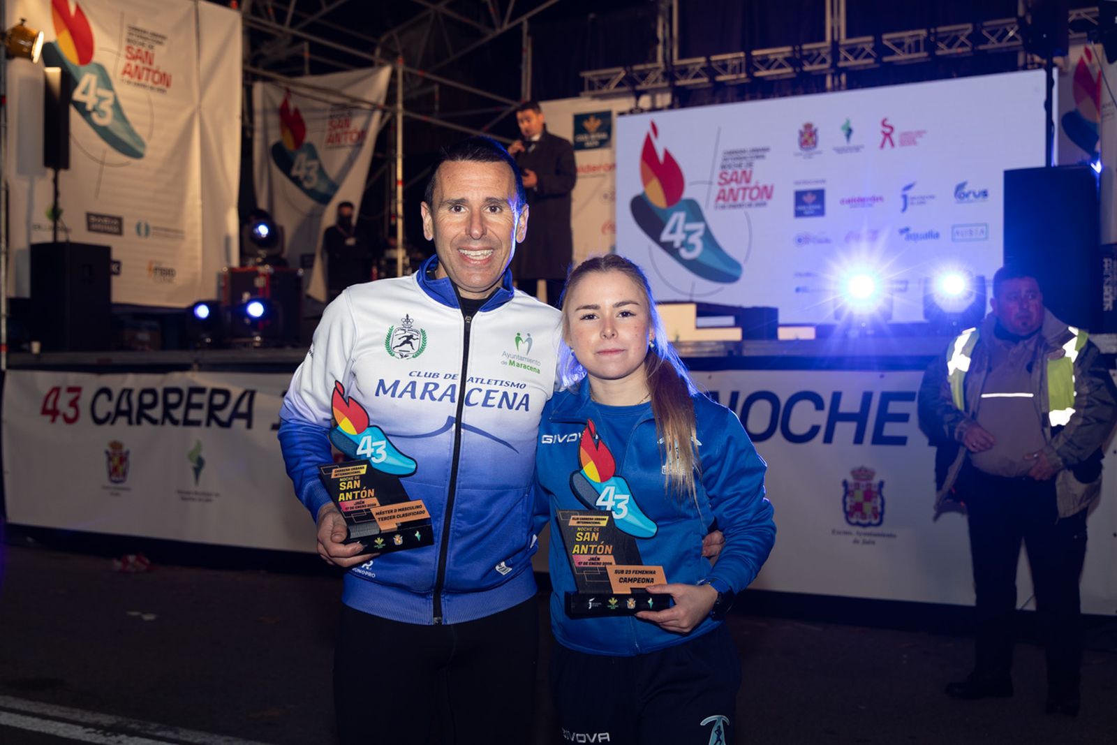 En imágenes: búscate en tu llegada a meta de la Carrera de San Antón 2026 (IV)