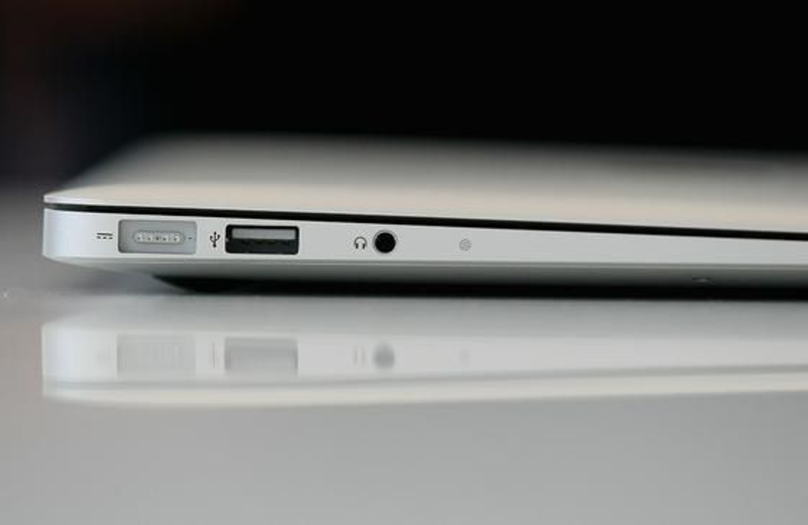 Apple presenta el nuevo modelo del portátil Mac Book Air. / AFP