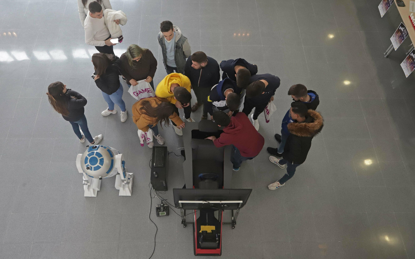 Una actividad con estudiantes en el edificio I+D+i de Algeciras.