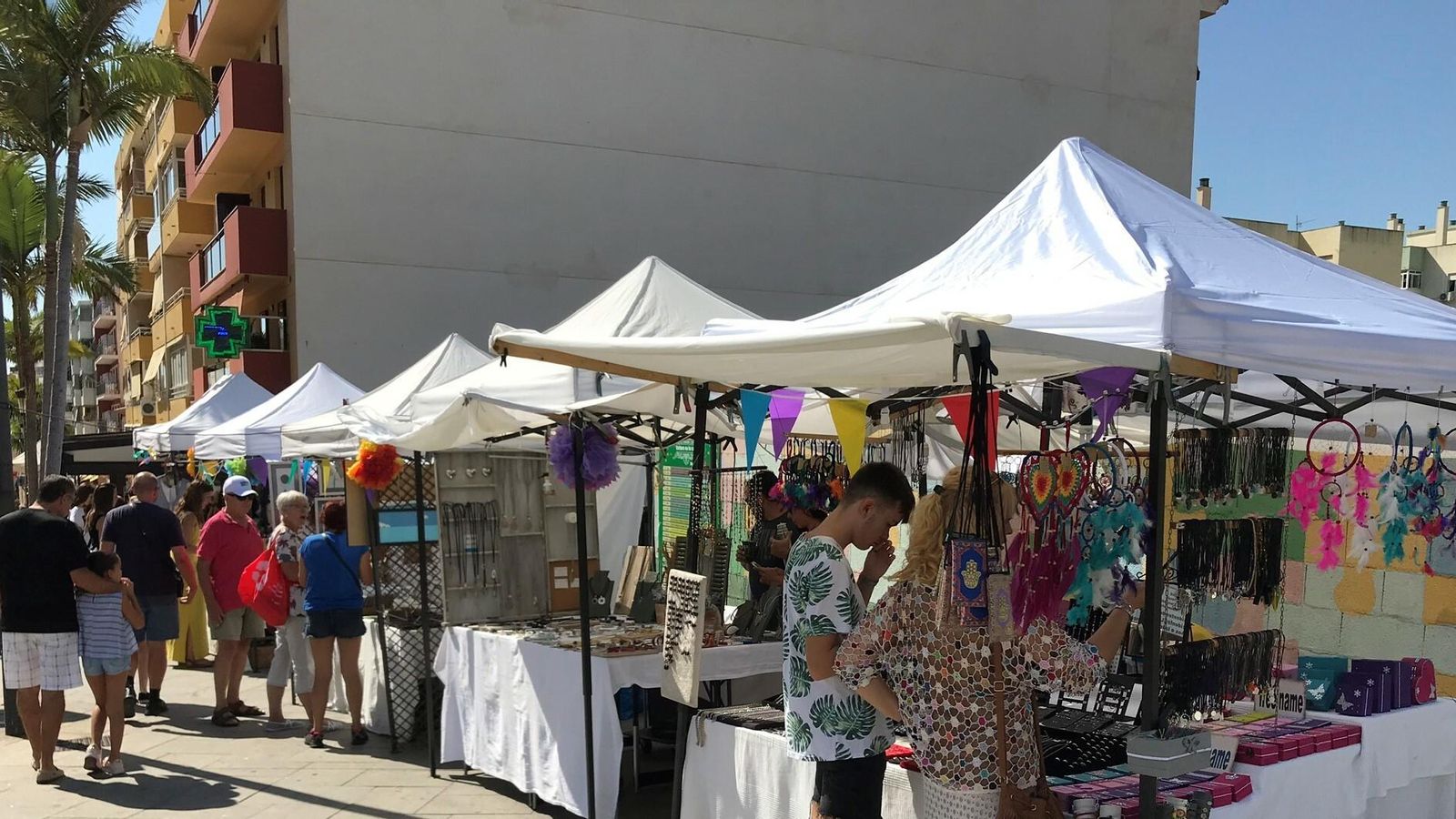 Mercadillo en Arroyo de la Miel.