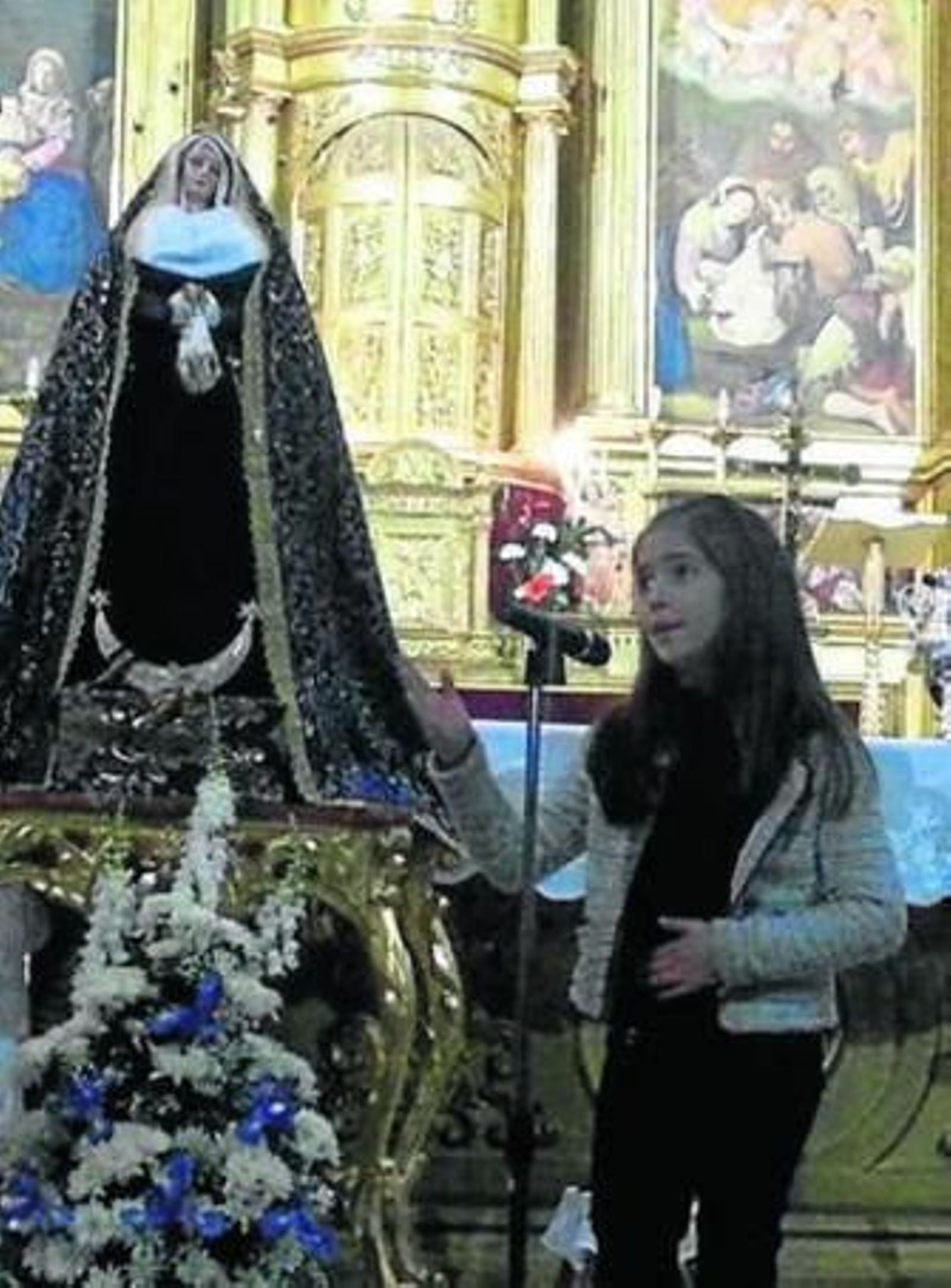 El canto de saeta resuena en la iglesia de la Anunciación