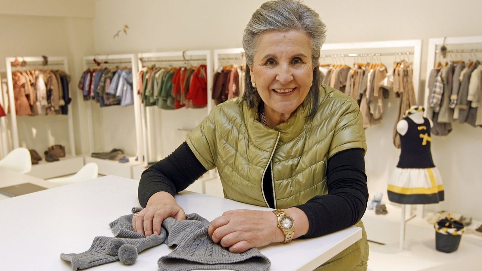 La diseñadora gallega Pili Carrera, en su taller.