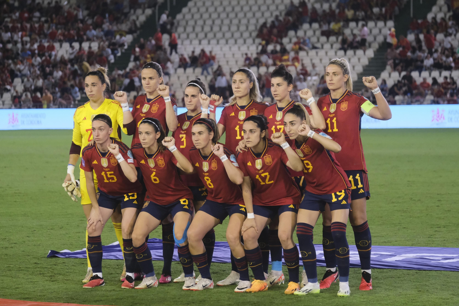 Las mejores fotos del ambiente en El Arcángel para el España - Suiza