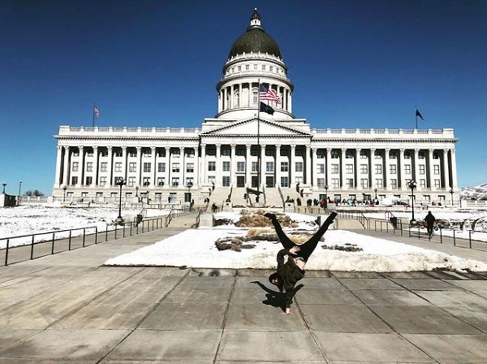 Regino Hernández hace un posado a su estilo en Utah.