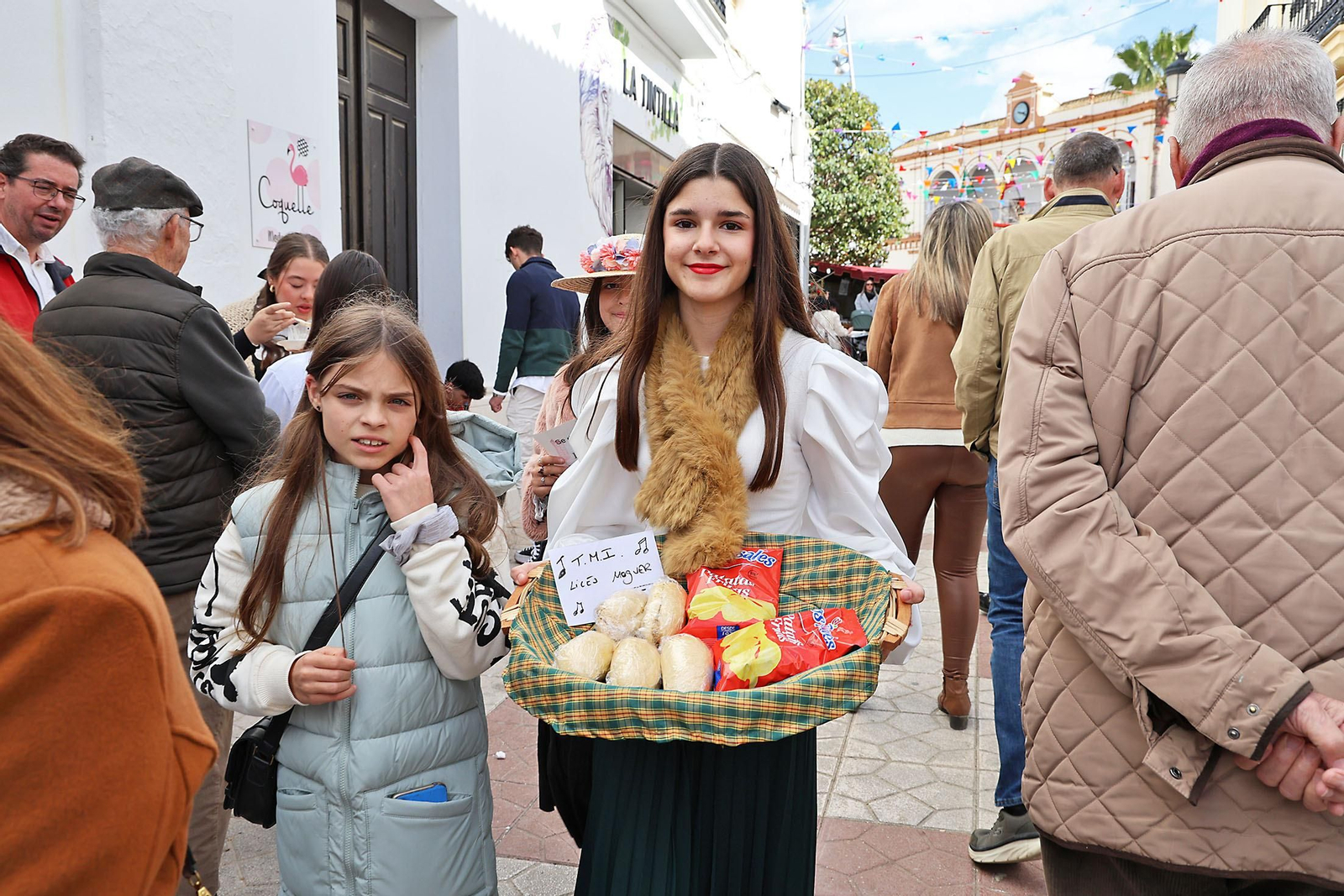 Imágenes del ambiente en la Feria de Época 1900 de Moguer