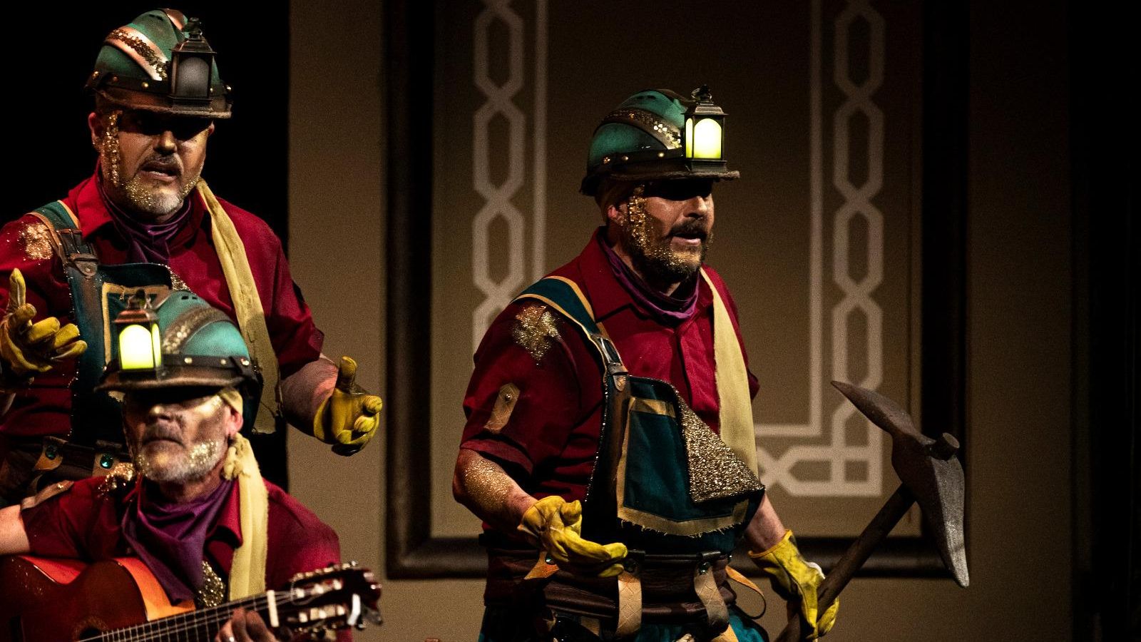 Búscate entre las mejores imágenes de la final del COAC 2025 del Carnaval de Cádiz