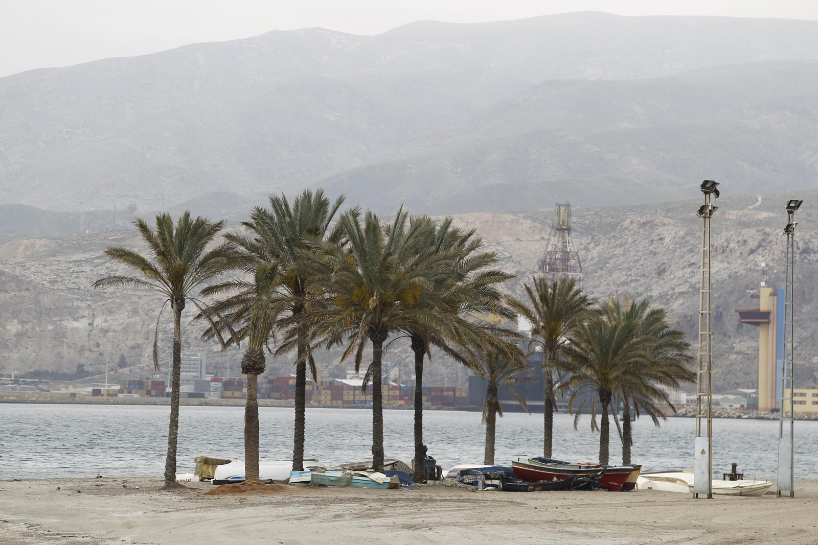 Fotogalería 'Almería, desierta en sábado'. Coronavirus-COVID-19