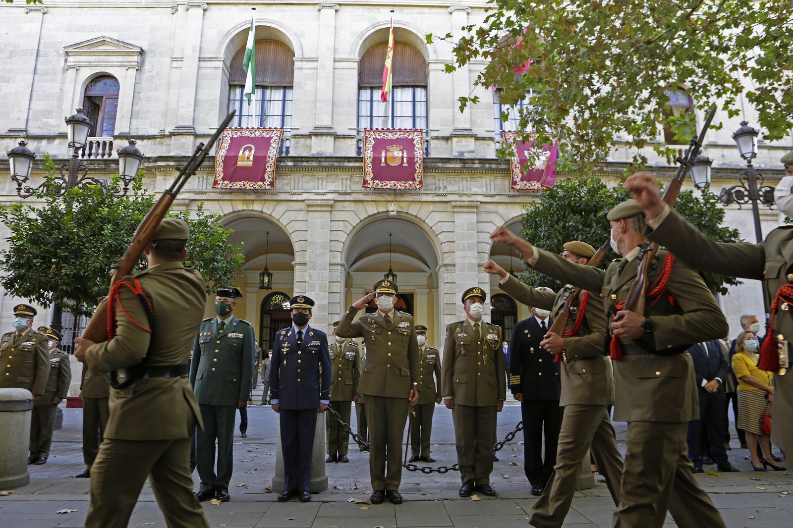 Acto militar por el Día de la Hispanidad