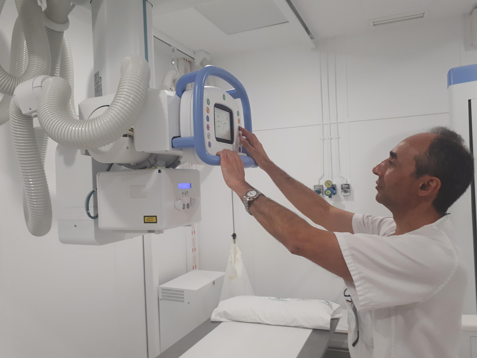 Equipo de radiodiagnóstico en el Infanta Elena.