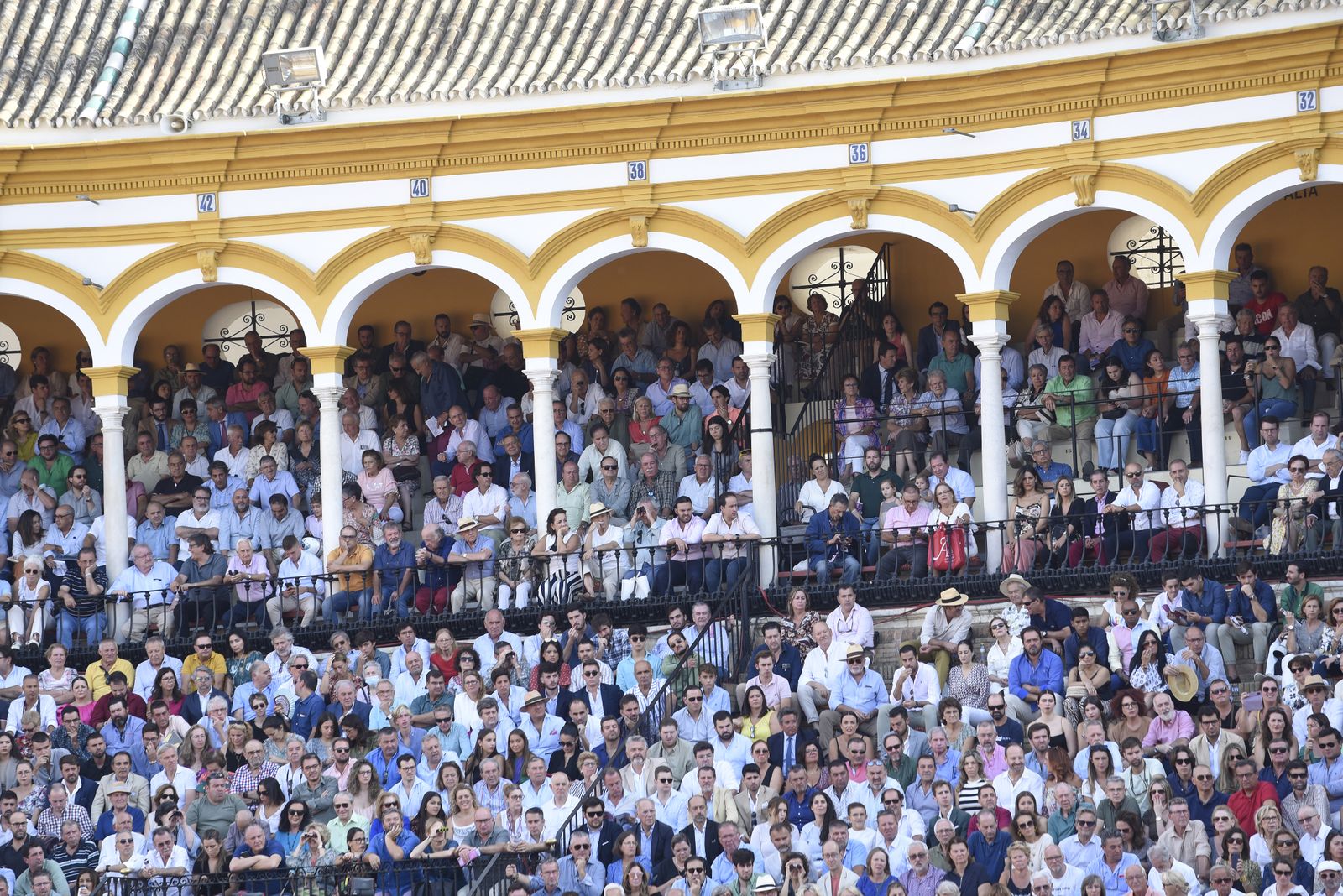 Búscate en la tercera corrida de toros de la Feria de San Miguel de Sevilla