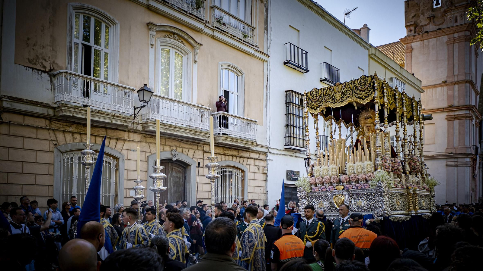 Imágenes de la salida de Expiración en la Semana Santa de Cádiz 2025 Imágenes de la salida de Expiración en la Semana Santa de Cádiz 2025