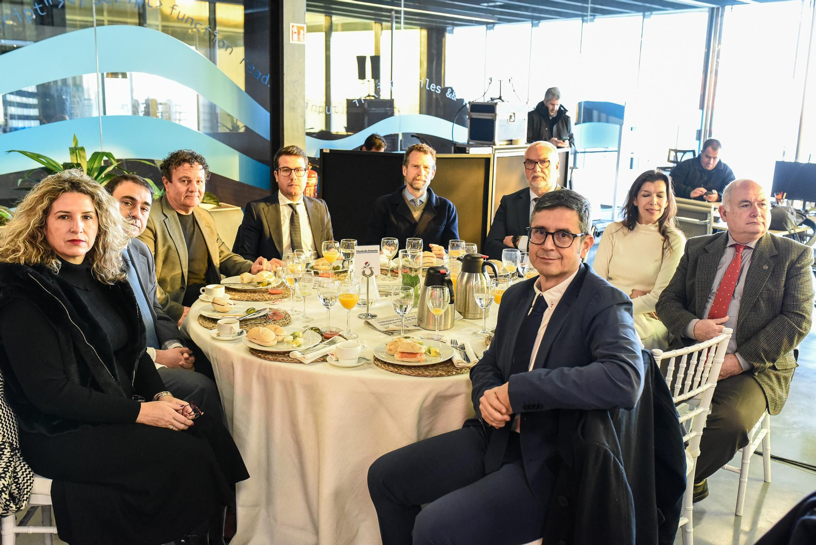 Imágenes de los asistentes al Desayuno Coloquio "Economía azul, claves para el desarrollo sostenible" organizado por el Grupo Joly