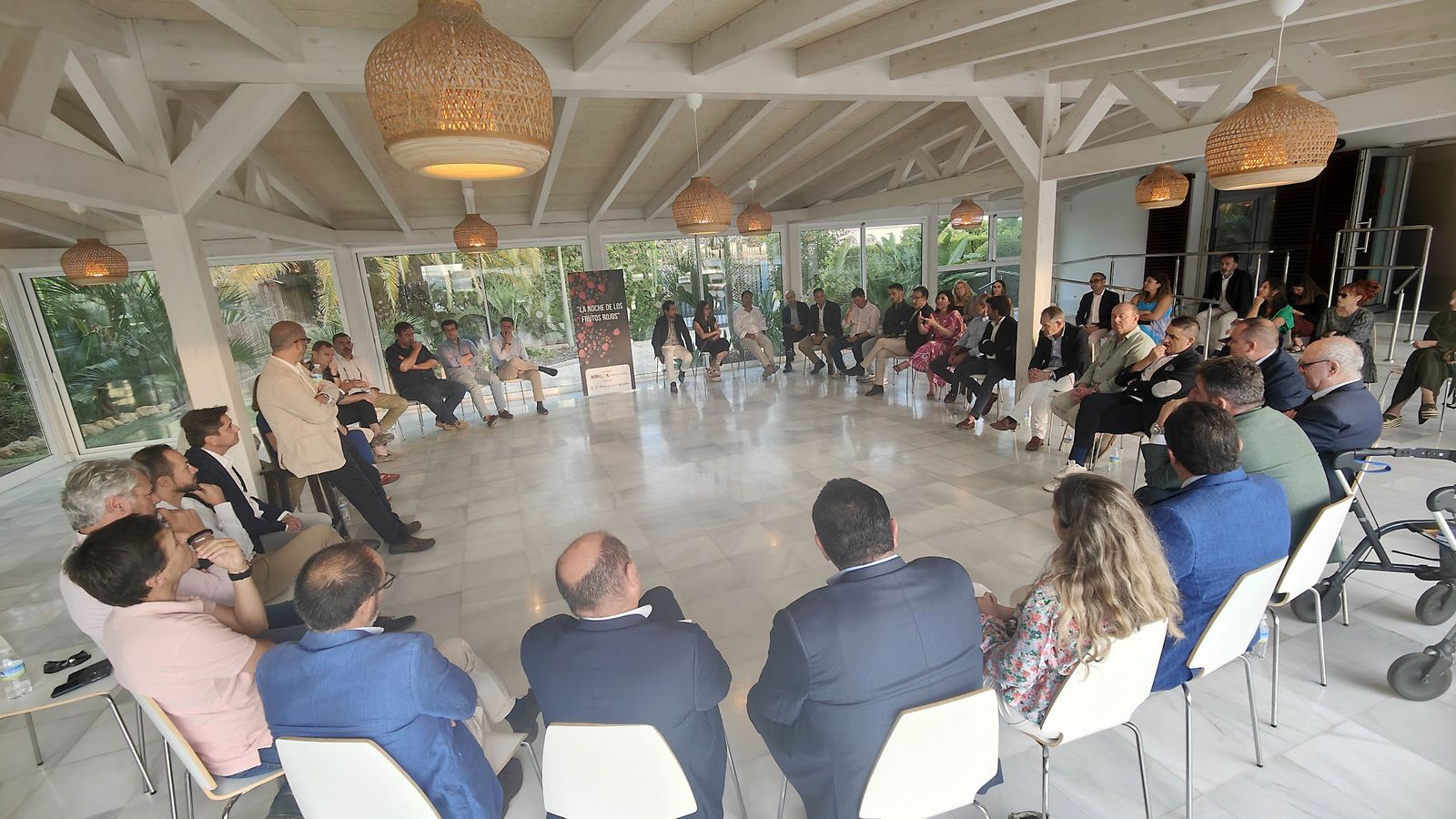 Imágenes del debate de "La Noche de los Frutos Rojos"