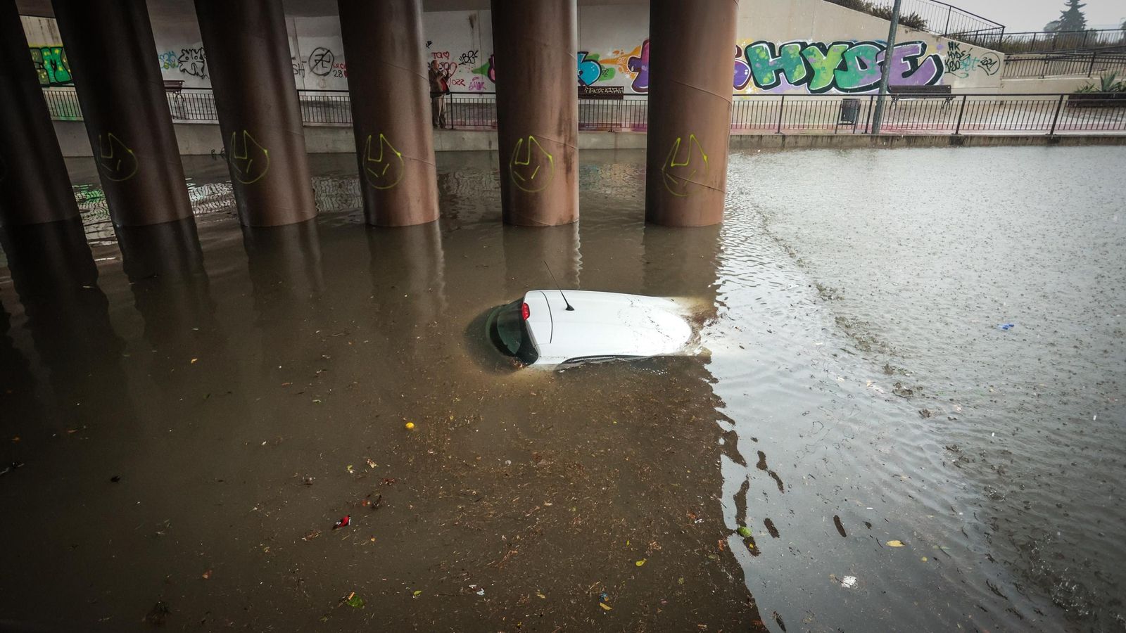 Imágenes del paso de la Dana, inundaciones, destrozos y caos por todo Jerez