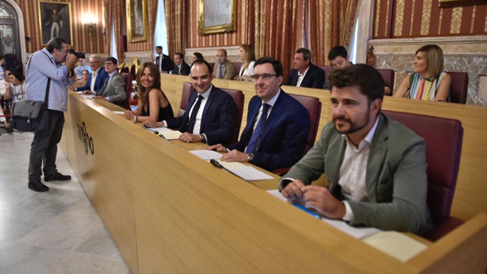 Los concejales del PP y de Ciudadanos en el pleno de organización.