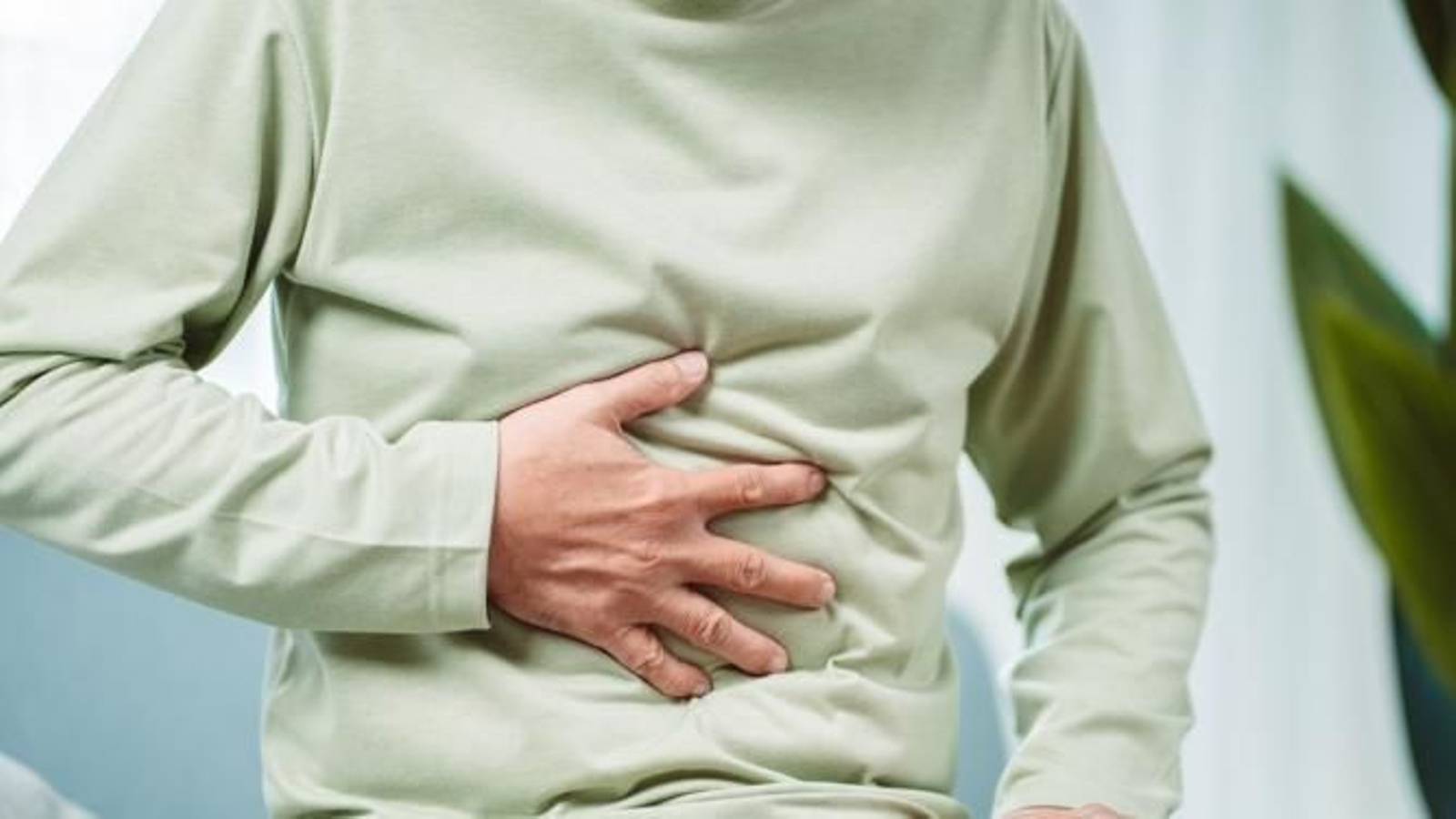 Un paciente con dolor de estómago.