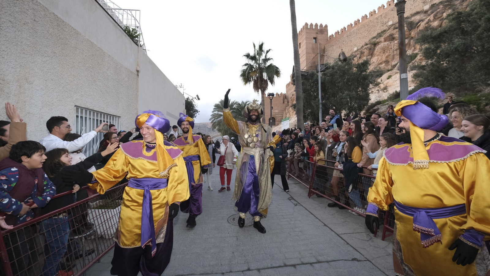 Imágenes de la Cabalgata de los Reyes Magos en Almería