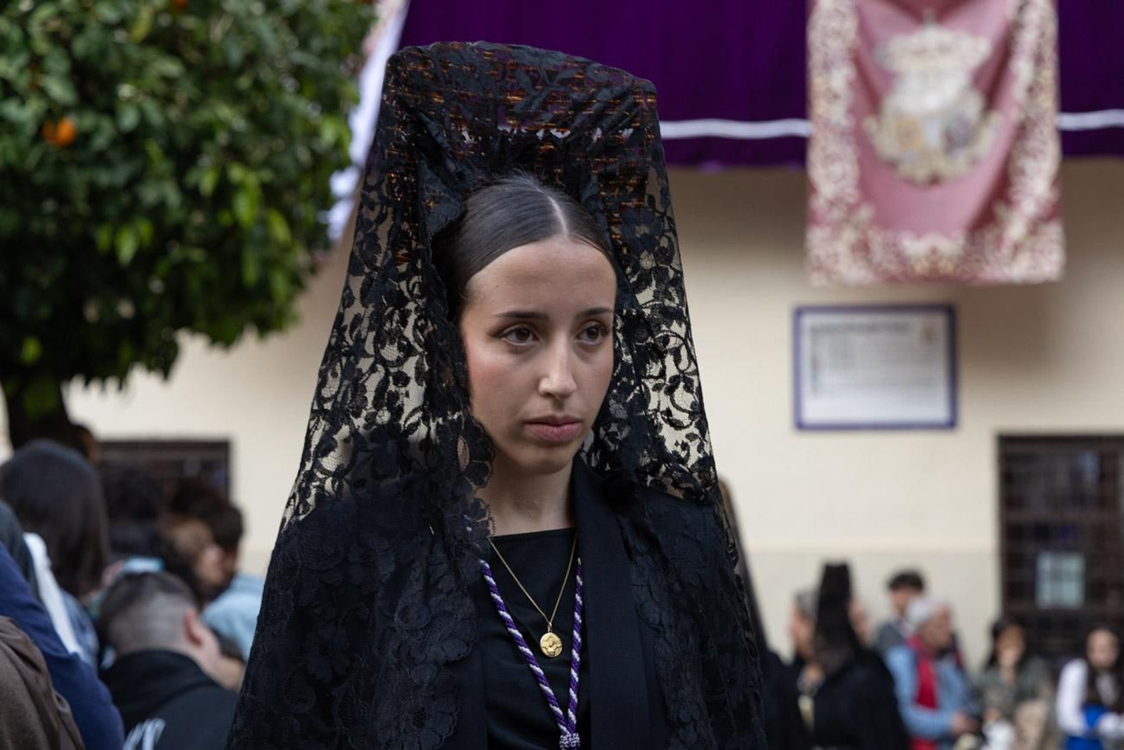 Las cofradías de la Vera Cruz, Expiración y Gran Poder lucen sus cortejos en la calle