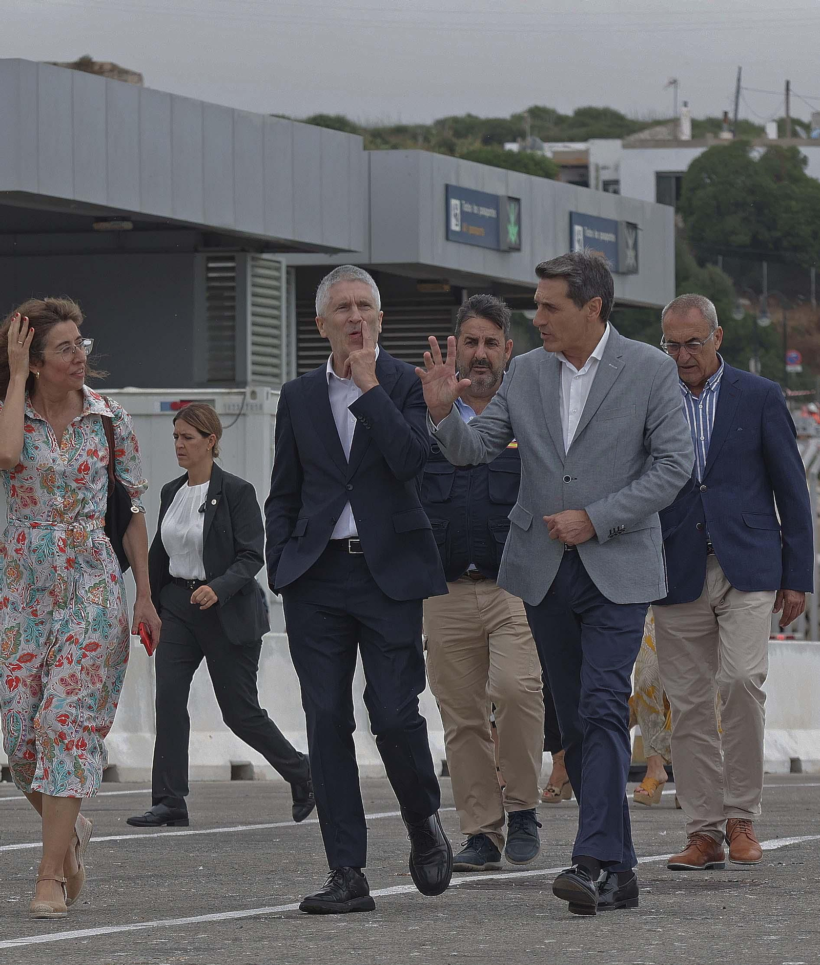Fotos de la visita de Grande - Marlaska al dispositivo de la OPE en el Puerto de Tarifa
