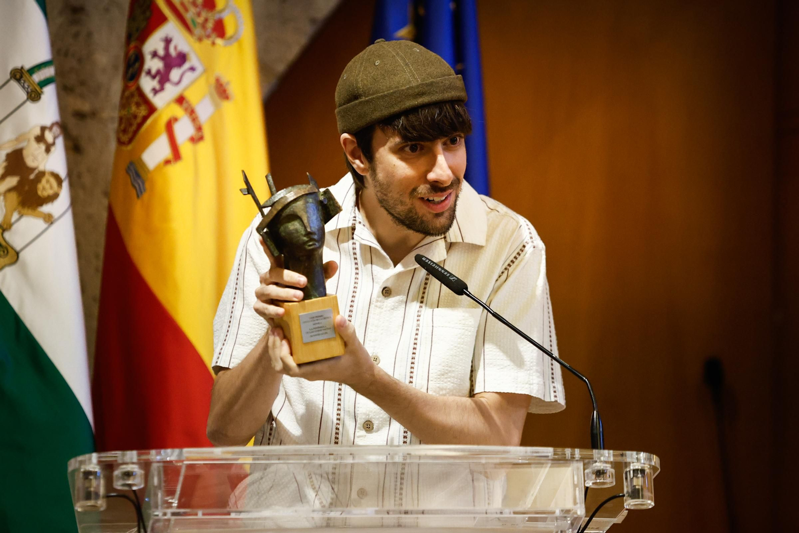 La entrega de los Premios Andalucía de la Crítica en el Palacio de Carlos V de Granada, en imágenes