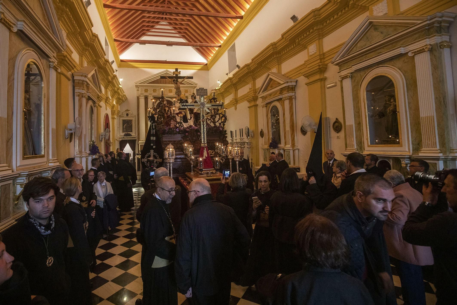 Vera Cruz, las imágenes de un Miércoles Santo frustrado