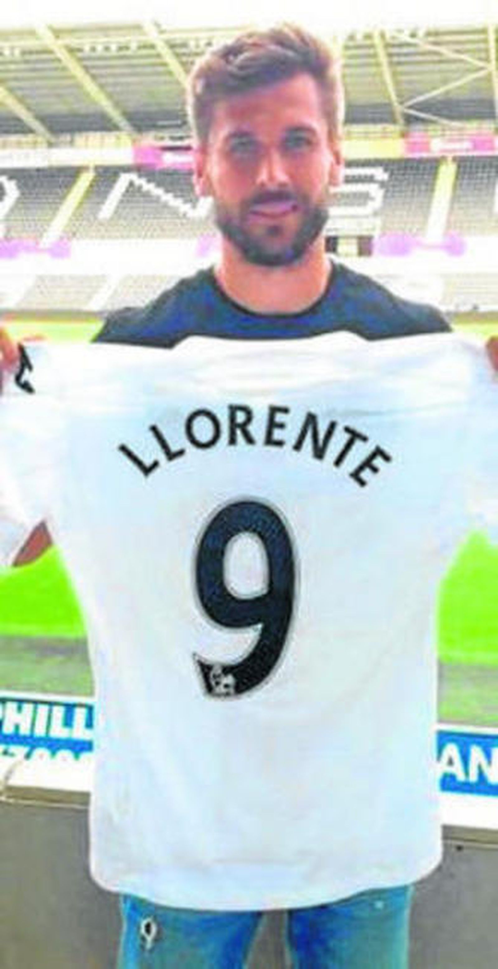 Llorente, en el estadio del Swansea.