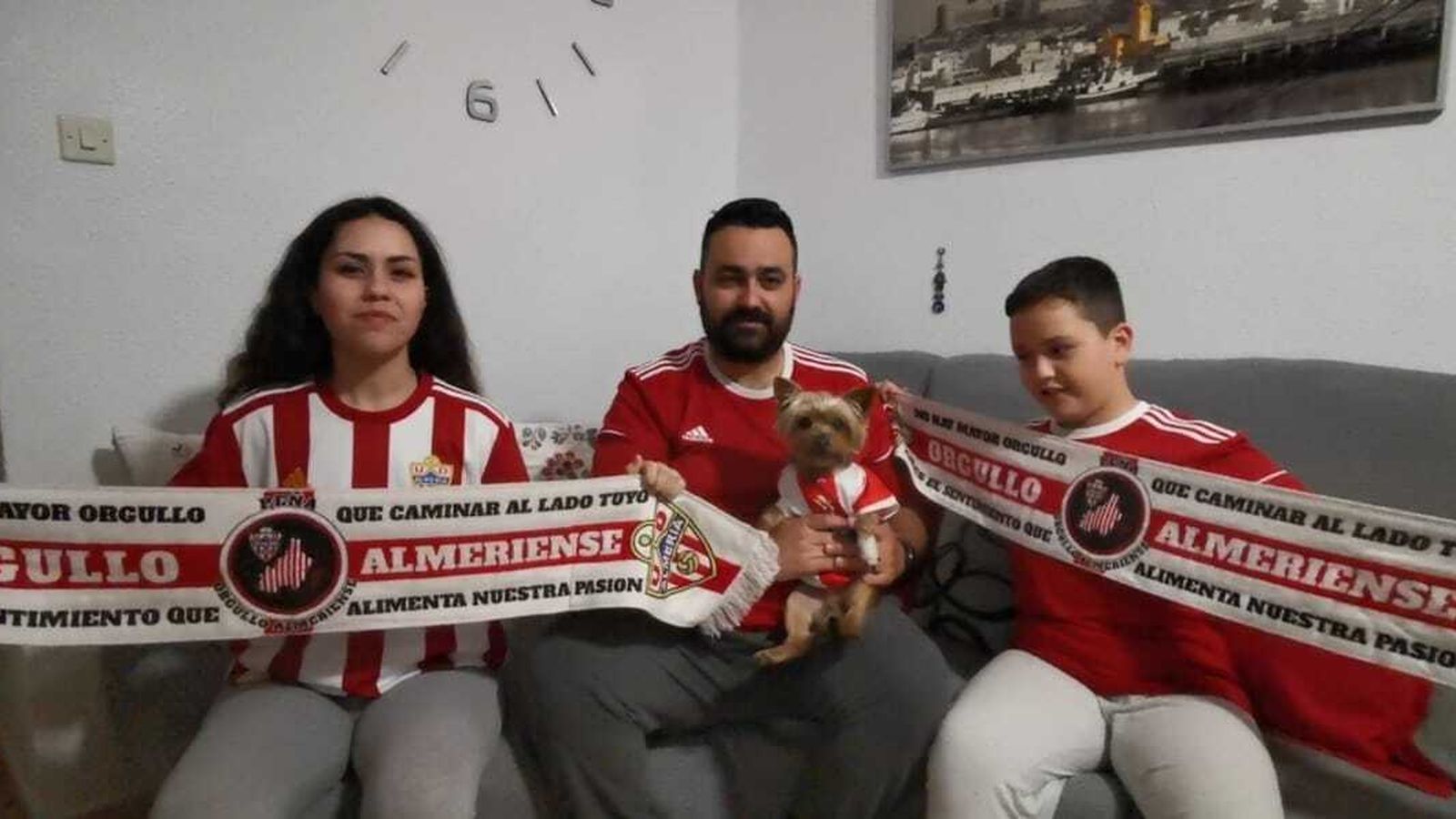 Cristina, José Manuel (presidente de la peña) y José Ángel Lermos.