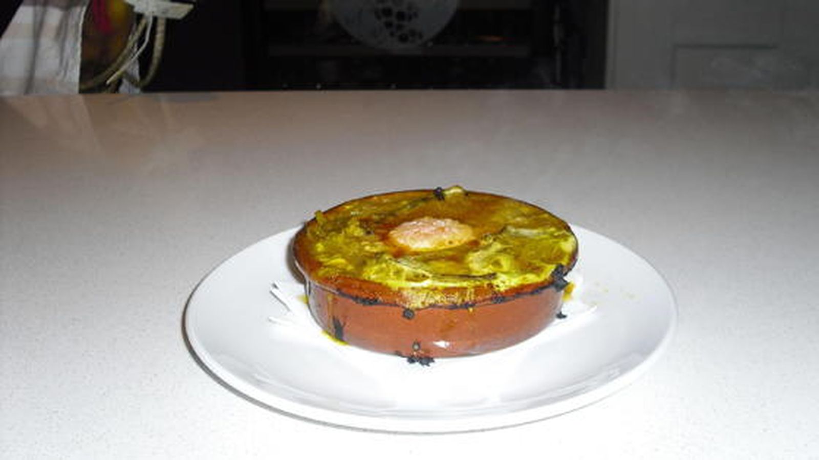 Taberna Moscatel

Un tapeo malagueño. Esa es la esencia de la Taberna Moscatel que desde hace poco más de un año está instalada en la calle Duque de la Victoria. Su especialidad son las targaninas en adobillo, un manjar muy malagueño que se puede degustar como tapa por 3 euros o como ración por 6. El chivo con salsa y la porra antequerana son otros de los platos más demandados, con los que acompañar un buen vino o una cervecita.

Calle Duque de la victoria, 11.