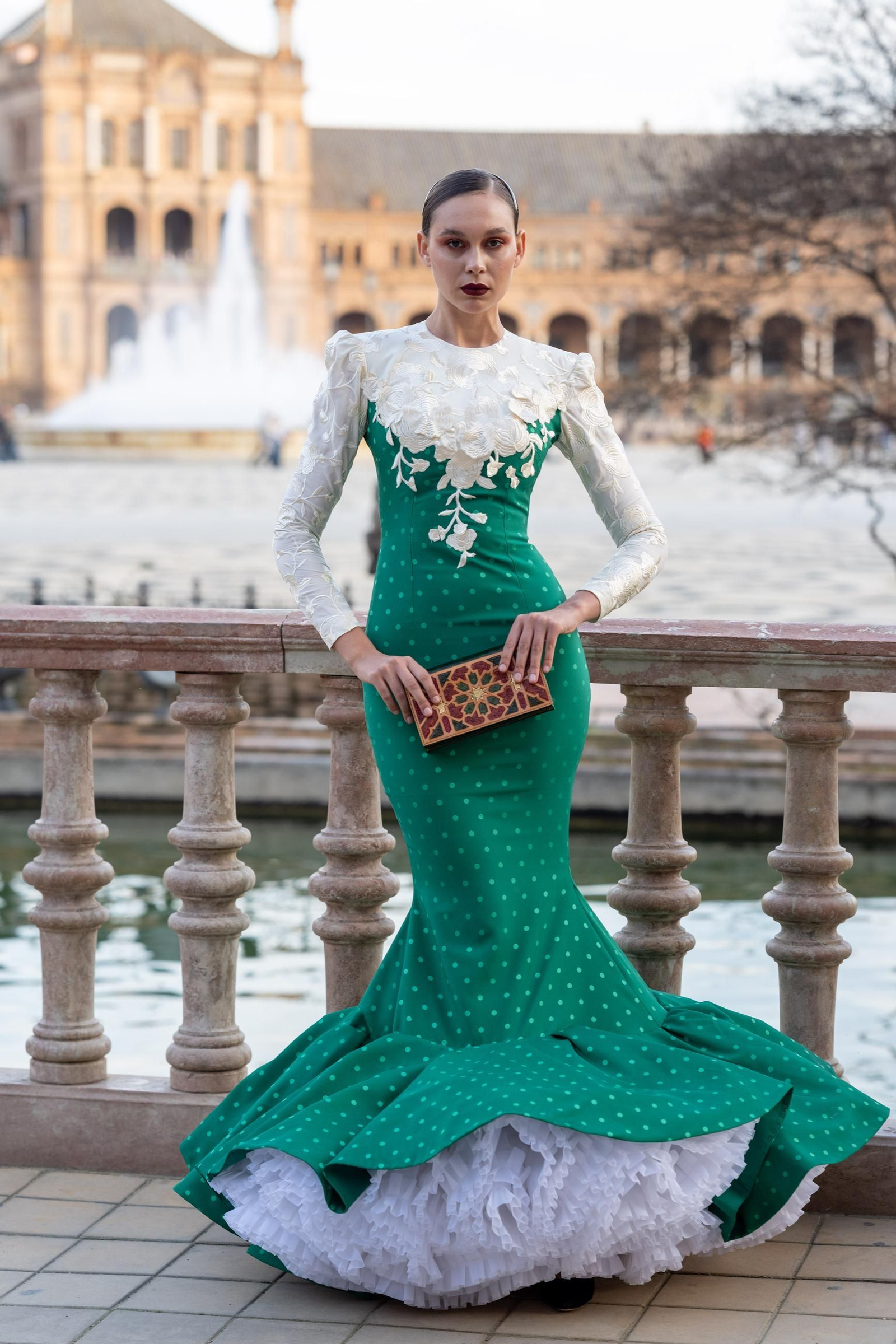 'Andalucía es blanca y verde', todas las fotos del desfile de moda flamenca
