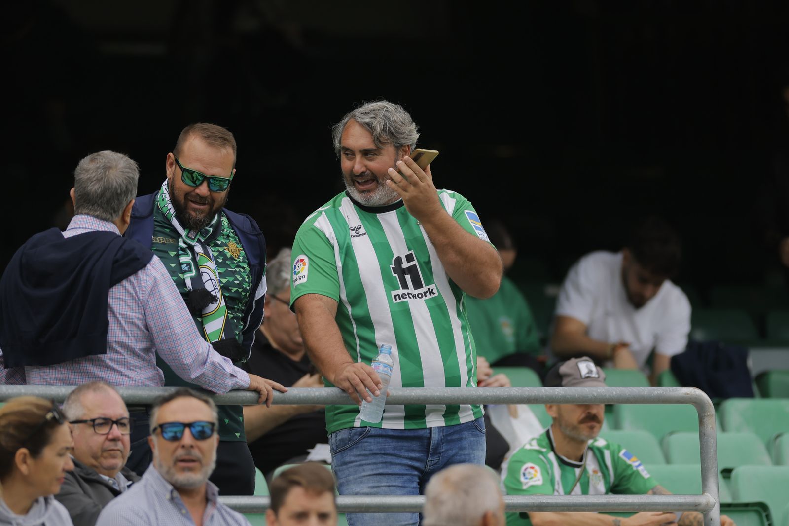 Búscate en las fotos del Betis-Osasuna