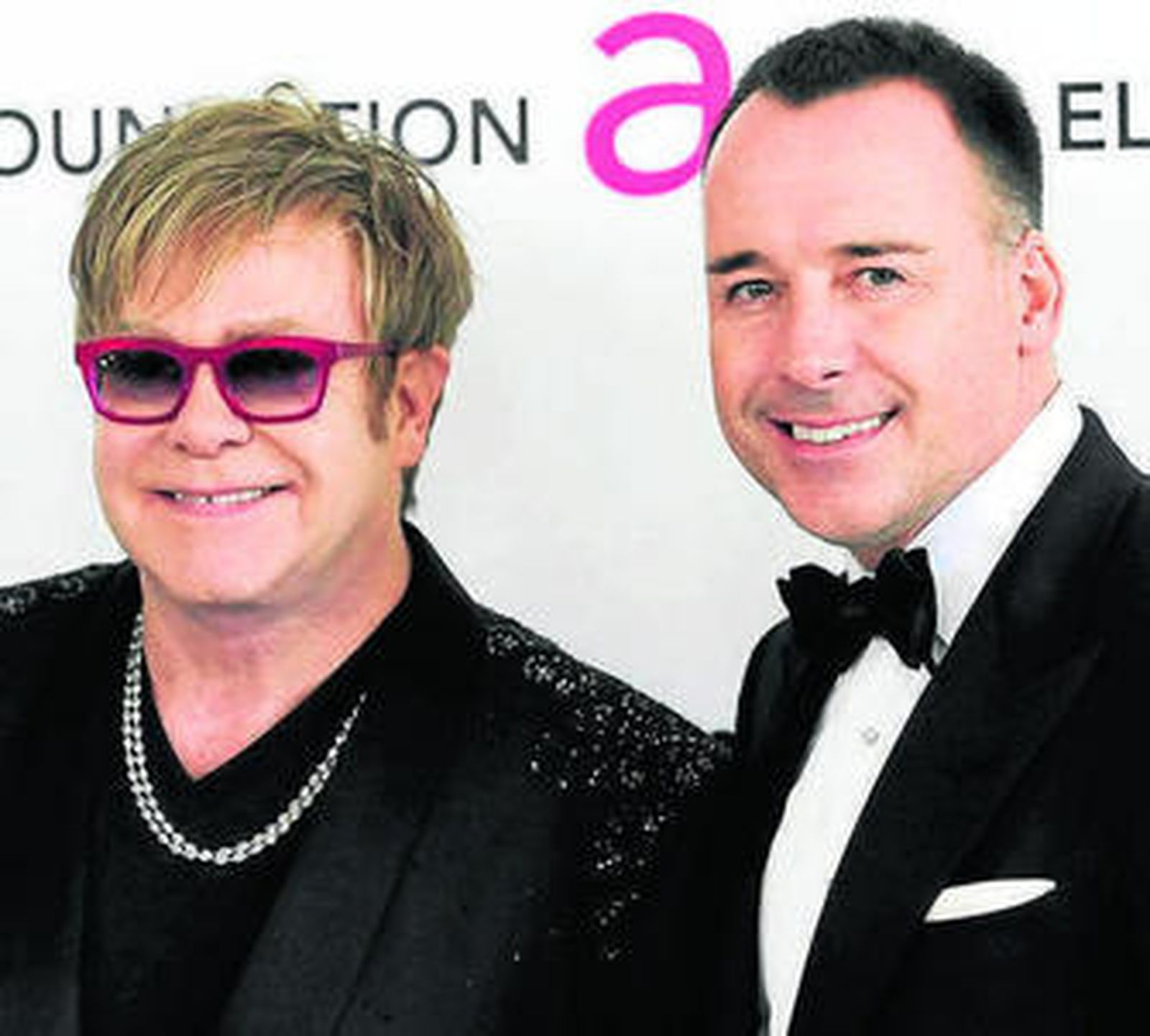 John y Furnish son pareja desde hace más de dos décadas.